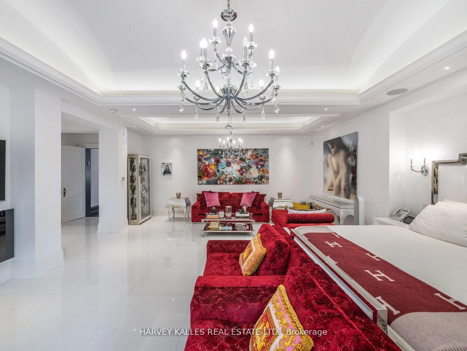Photo 23 of 327 Cortleigh Boulevard, Toronto, Bedford Park-Nortown — HOMEH