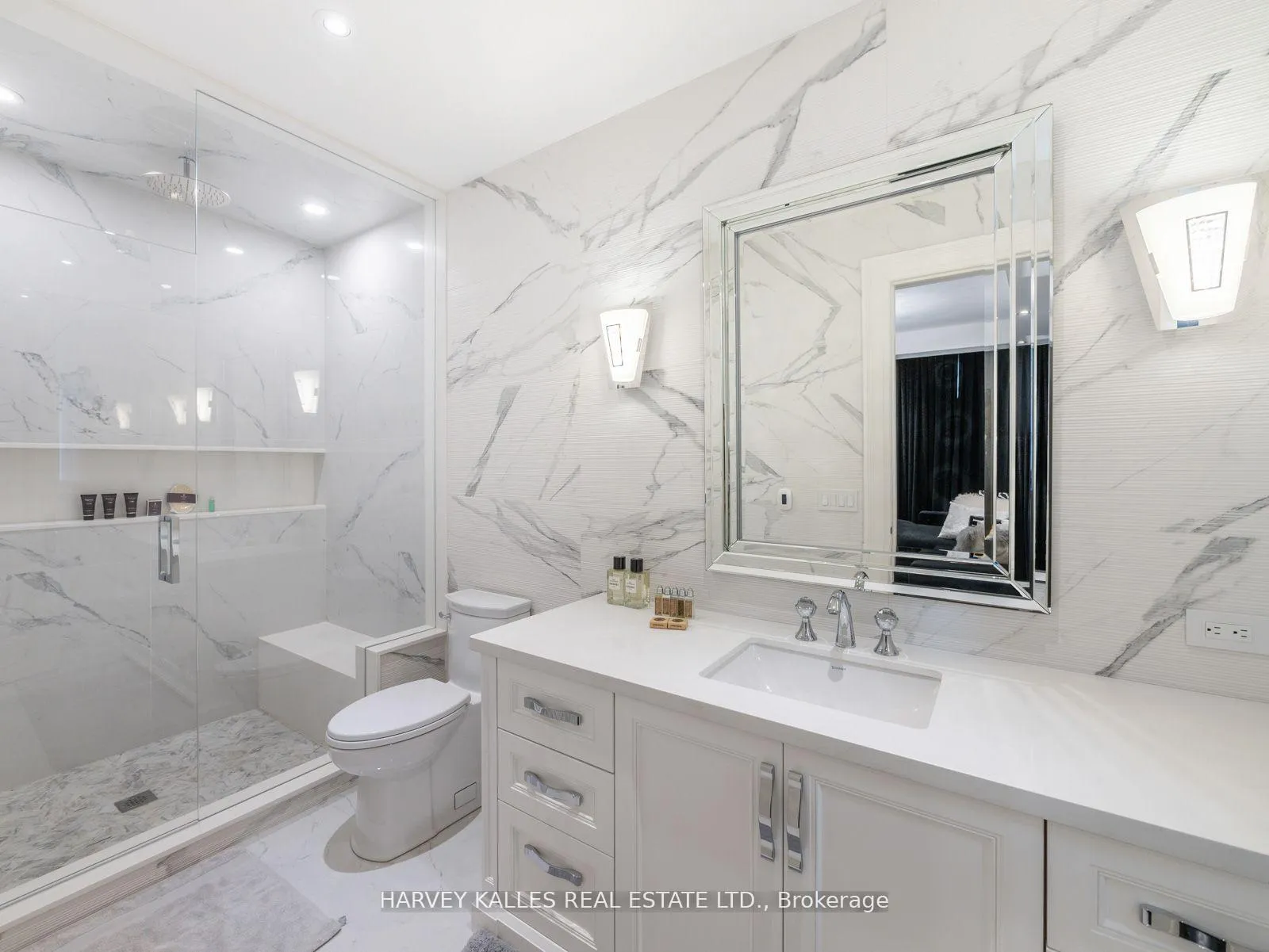 Photo 27 of 327 Cortleigh Boulevard, Toronto, Bedford Park-Nortown — HOMEH