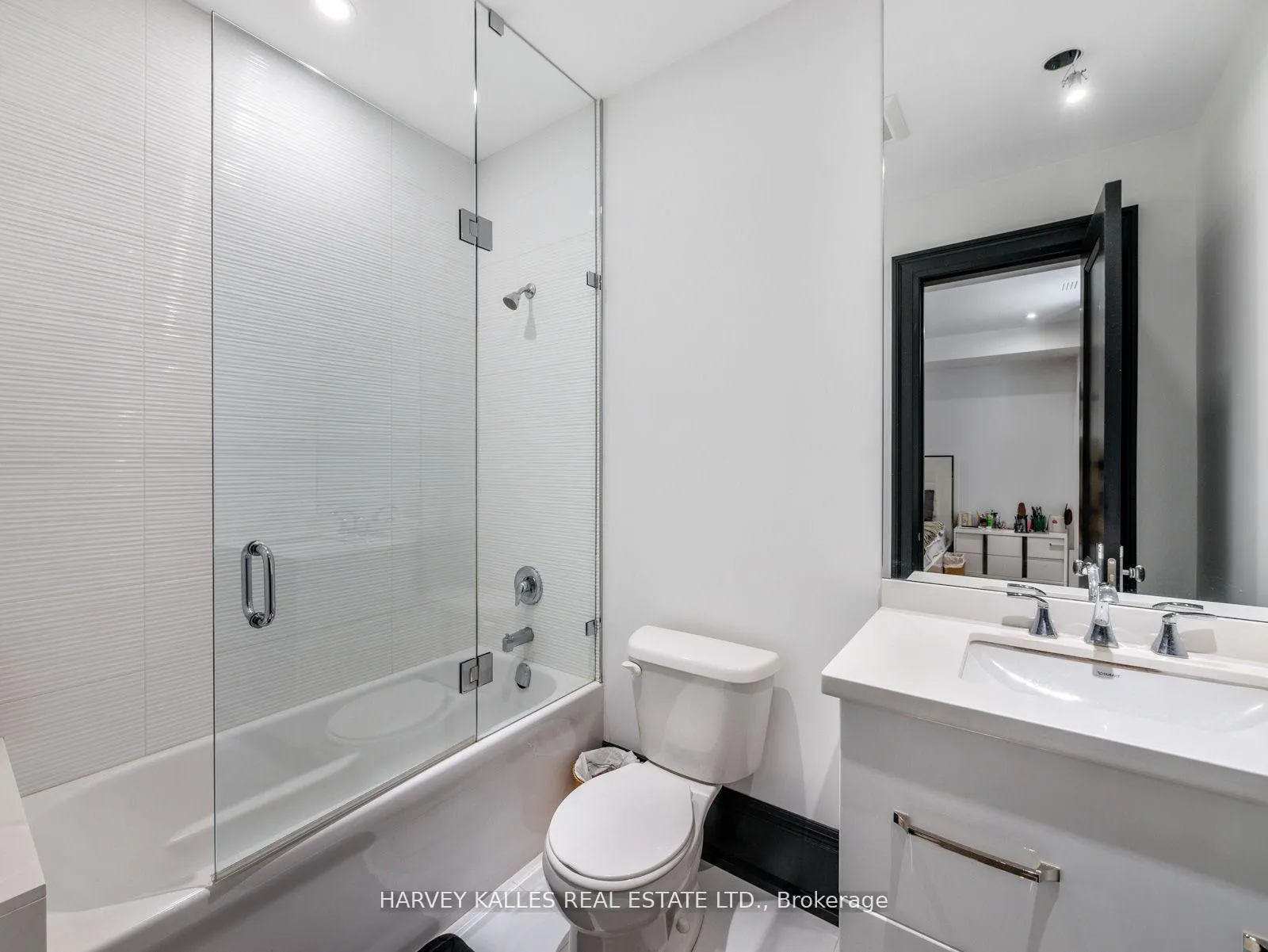 Photo 30 of 327 Cortleigh Boulevard, Toronto, Bedford Park-Nortown — HOMEH