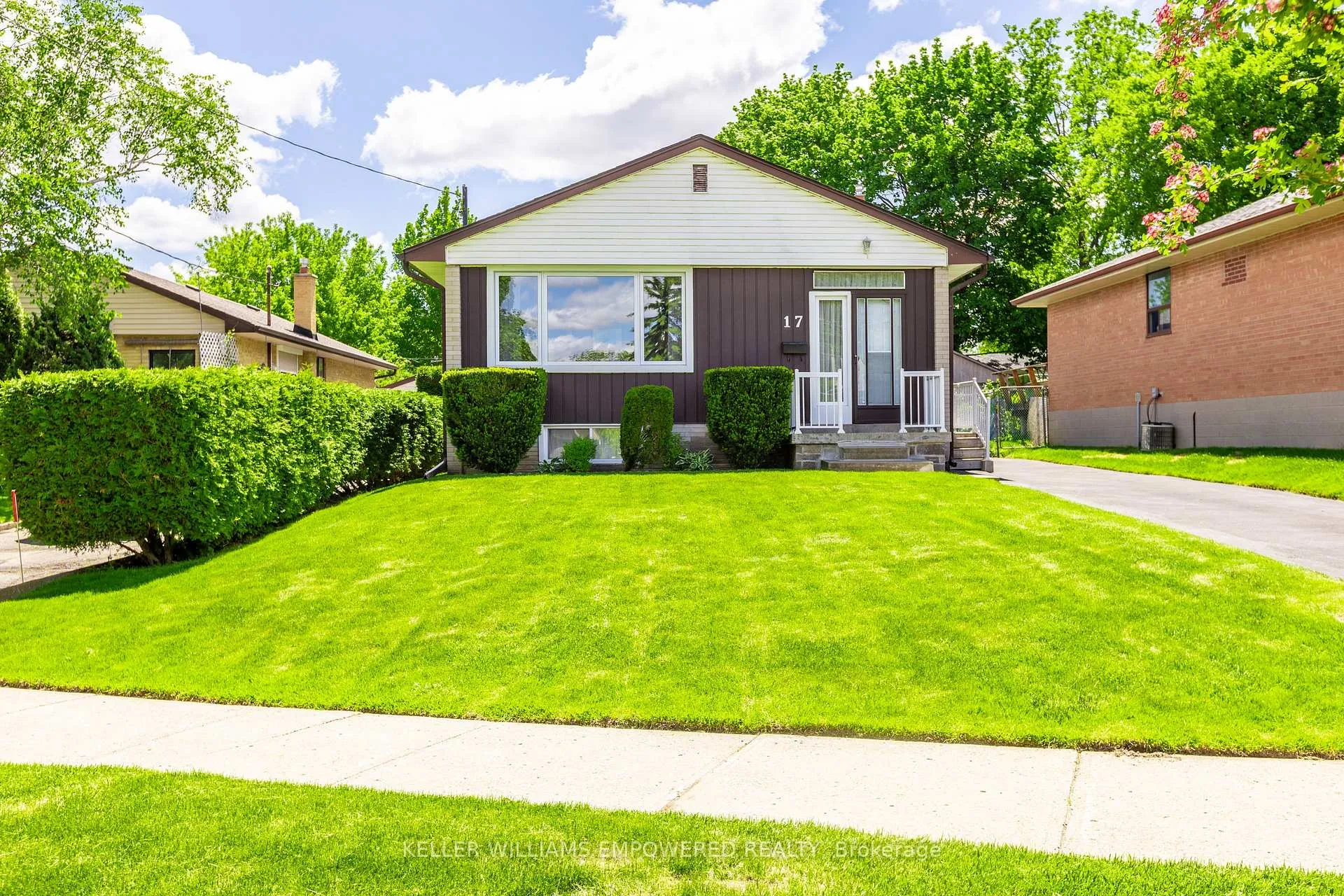 Photo 1 of 17 Checkendon Drive, Etobicoke, Rexdale-Kipling — HOMEH