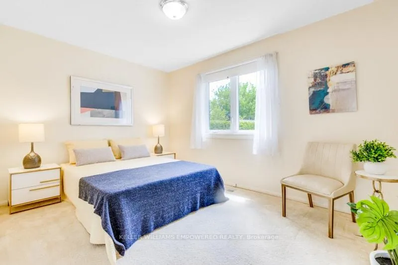 Photo 15 of 17 Checkendon Drive, Etobicoke, Rexdale-Kipling — HOMEH