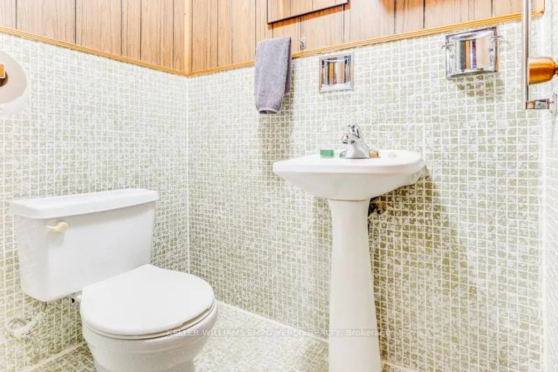 Photo 22 of 17 Checkendon Drive, Etobicoke, Rexdale-Kipling — HOMEH