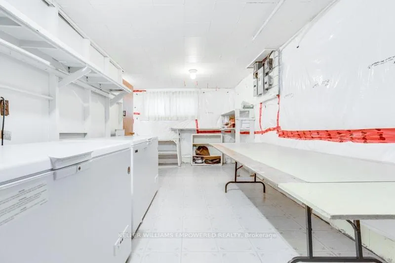 Photo 23 of 17 Checkendon Drive, Etobicoke, Rexdale-Kipling — HOMEH