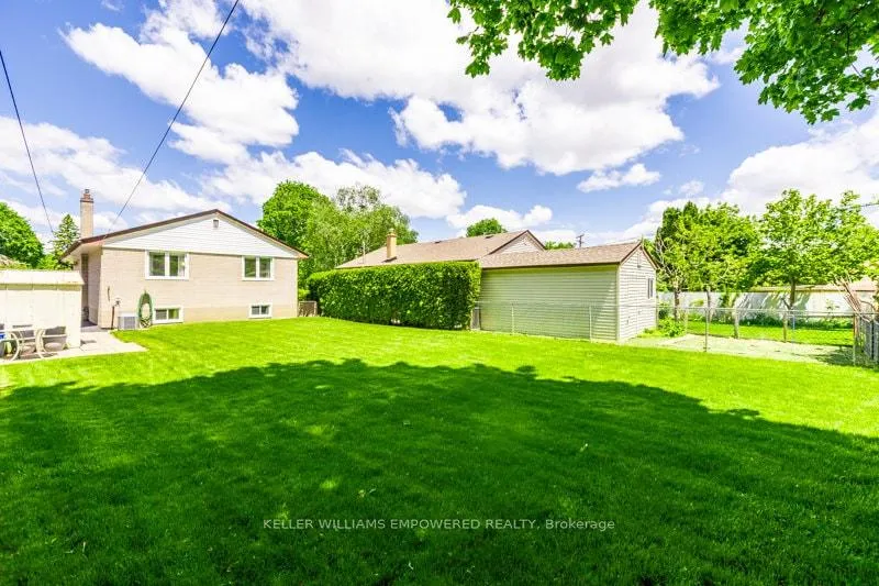 Photo 27 of 17 Checkendon Drive, Etobicoke, Rexdale-Kipling — HOMEH