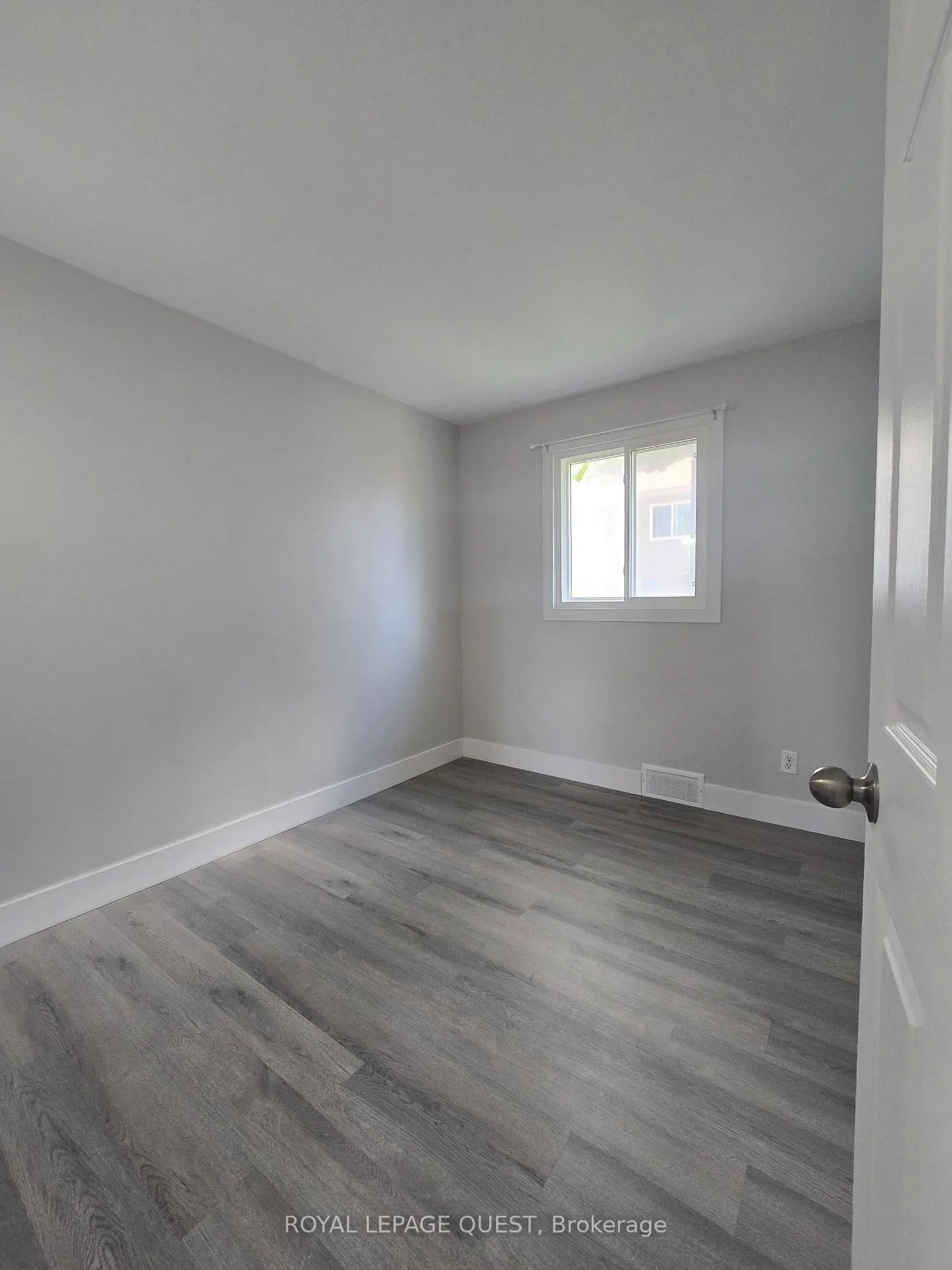 Photo 15 of 7 Creighton Street, Orillia — HOMEH