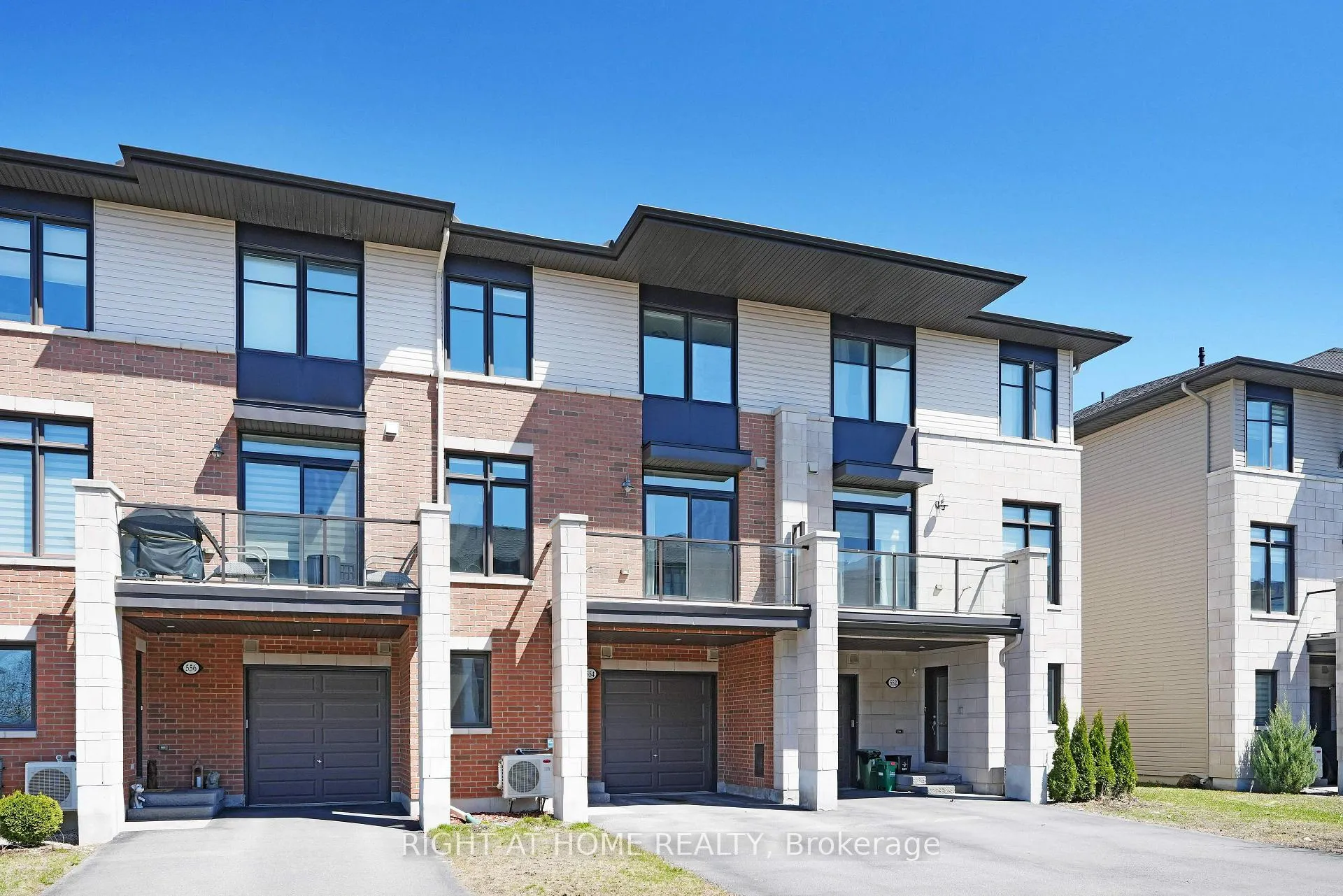 Front of 554 Labrador Crescent