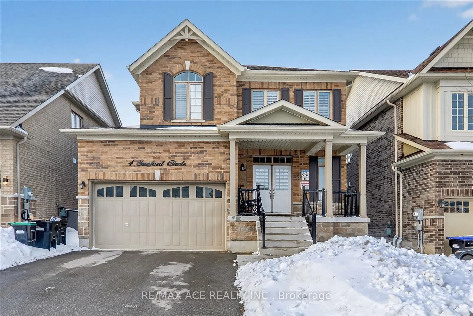 Photo 1 of 4 Sanford Circle, Springwater, Minesing — HOMEH