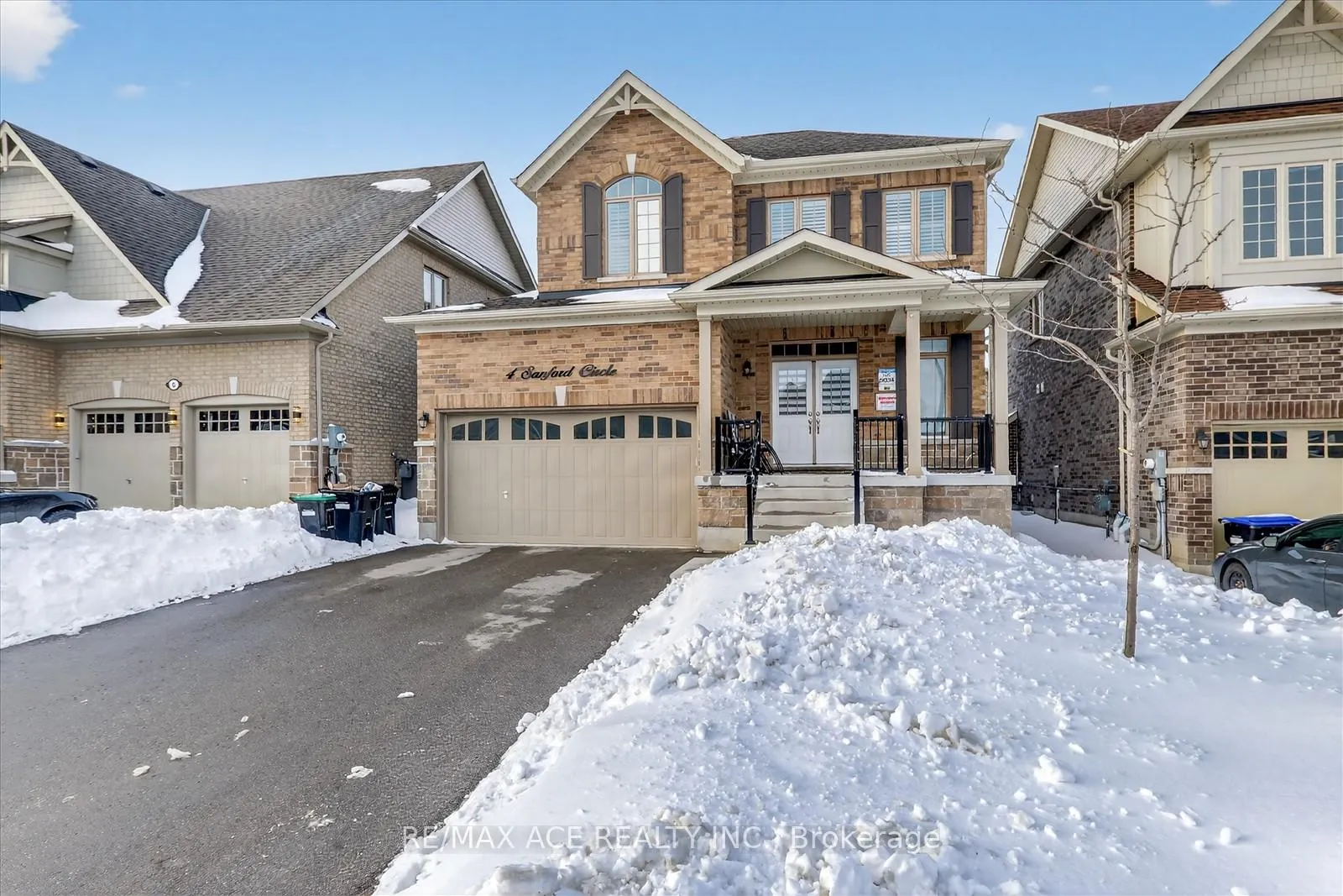 Photo 3 of 4 Sanford Circle, Springwater, Minesing — HOMEH