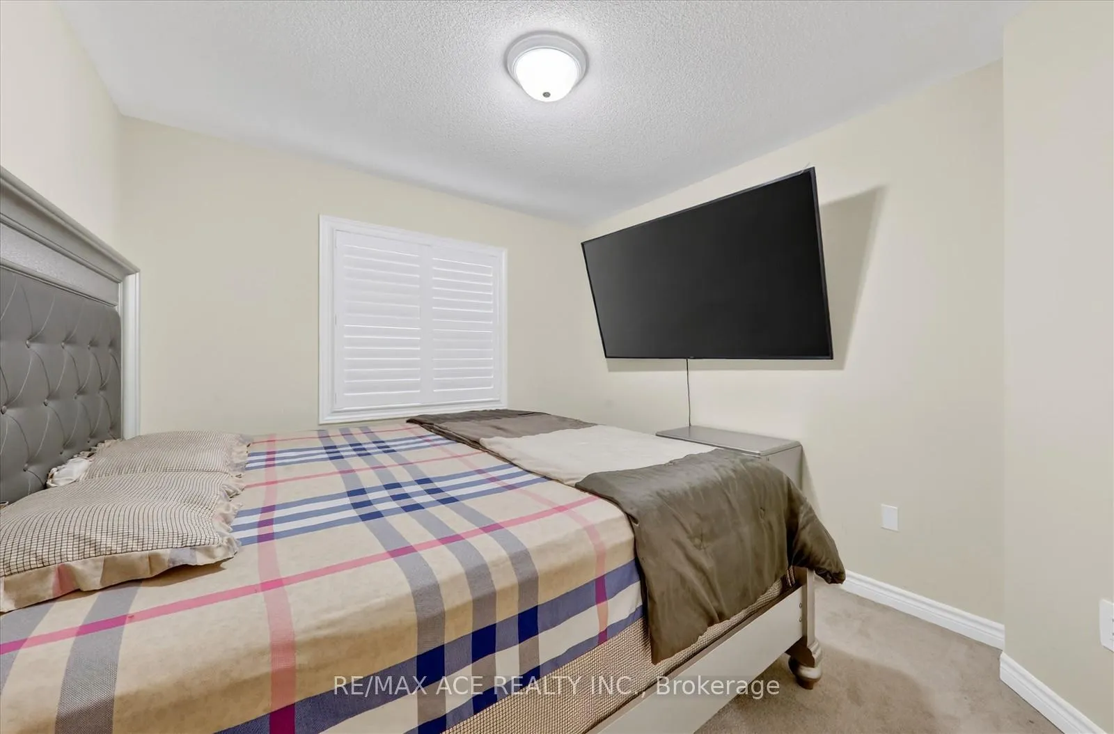 Photo 25 of 4 Sanford Circle, Springwater, Minesing — HOMEH