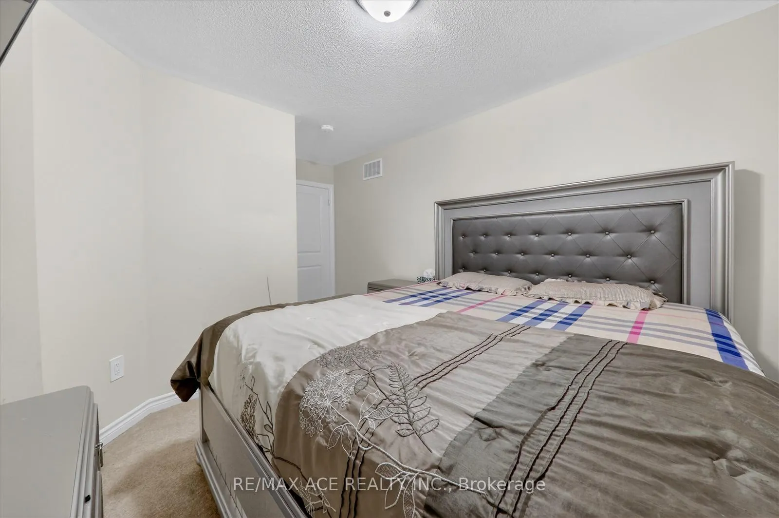 Photo 26 of 4 Sanford Circle, Springwater, Minesing — HOMEH
