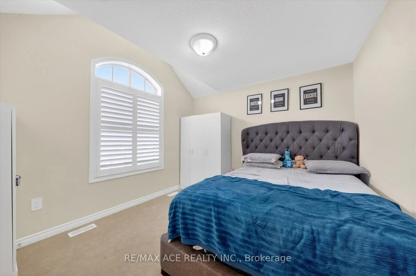 Photo 27 of 4 Sanford Circle, Springwater, Minesing — HOMEH