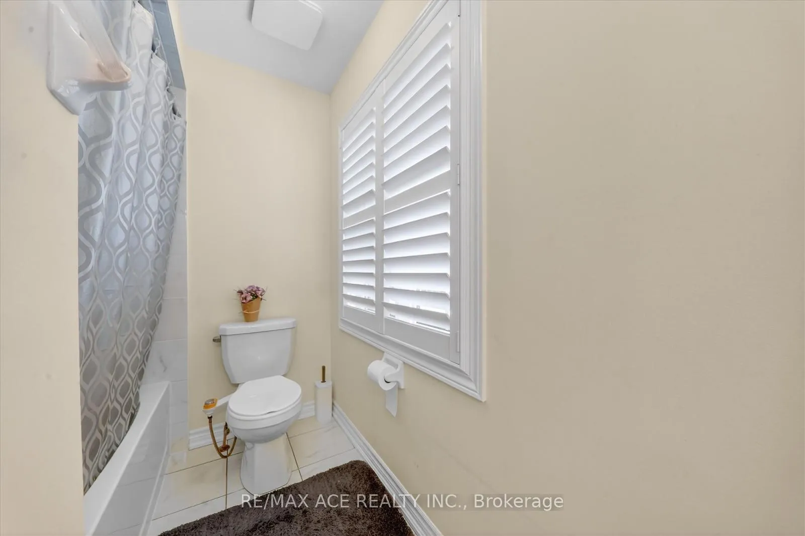 Photo 30 of 4 Sanford Circle, Springwater, Minesing — HOMEH