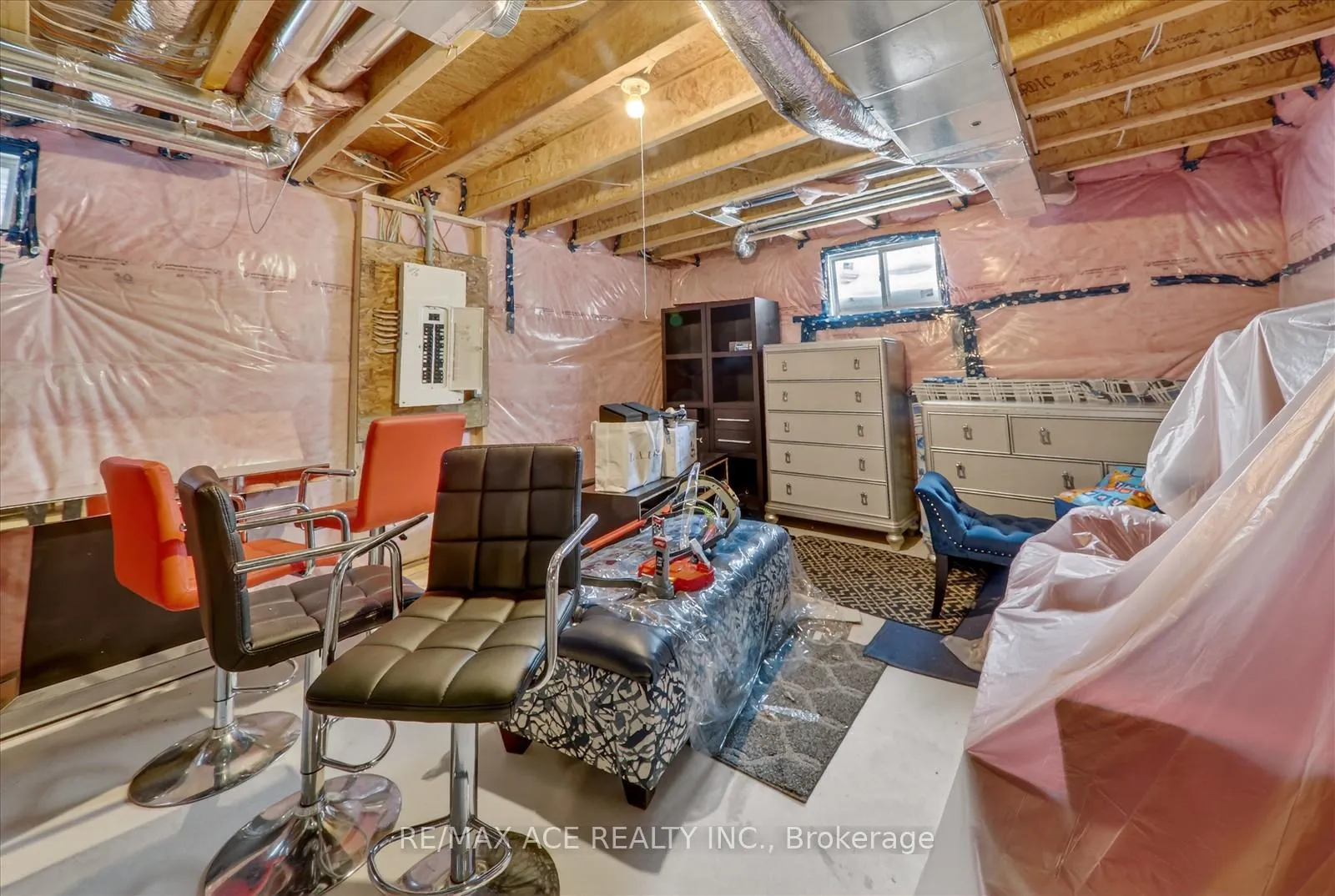Photo 32 of 4 Sanford Circle, Springwater, Minesing — HOMEH