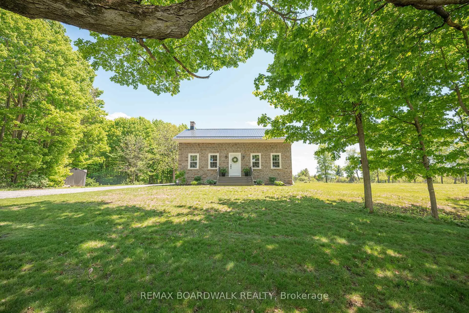 Photo 3 of 4701 4th Concession Road, Augusta, Augusta Twp — HOMEH