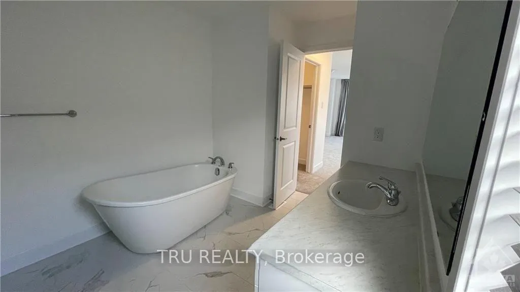Photo 13 of 49 Dun Skipper Drive, Ottawa, Blossom Park/Kemp Park/Findlay Creek — HOMEH