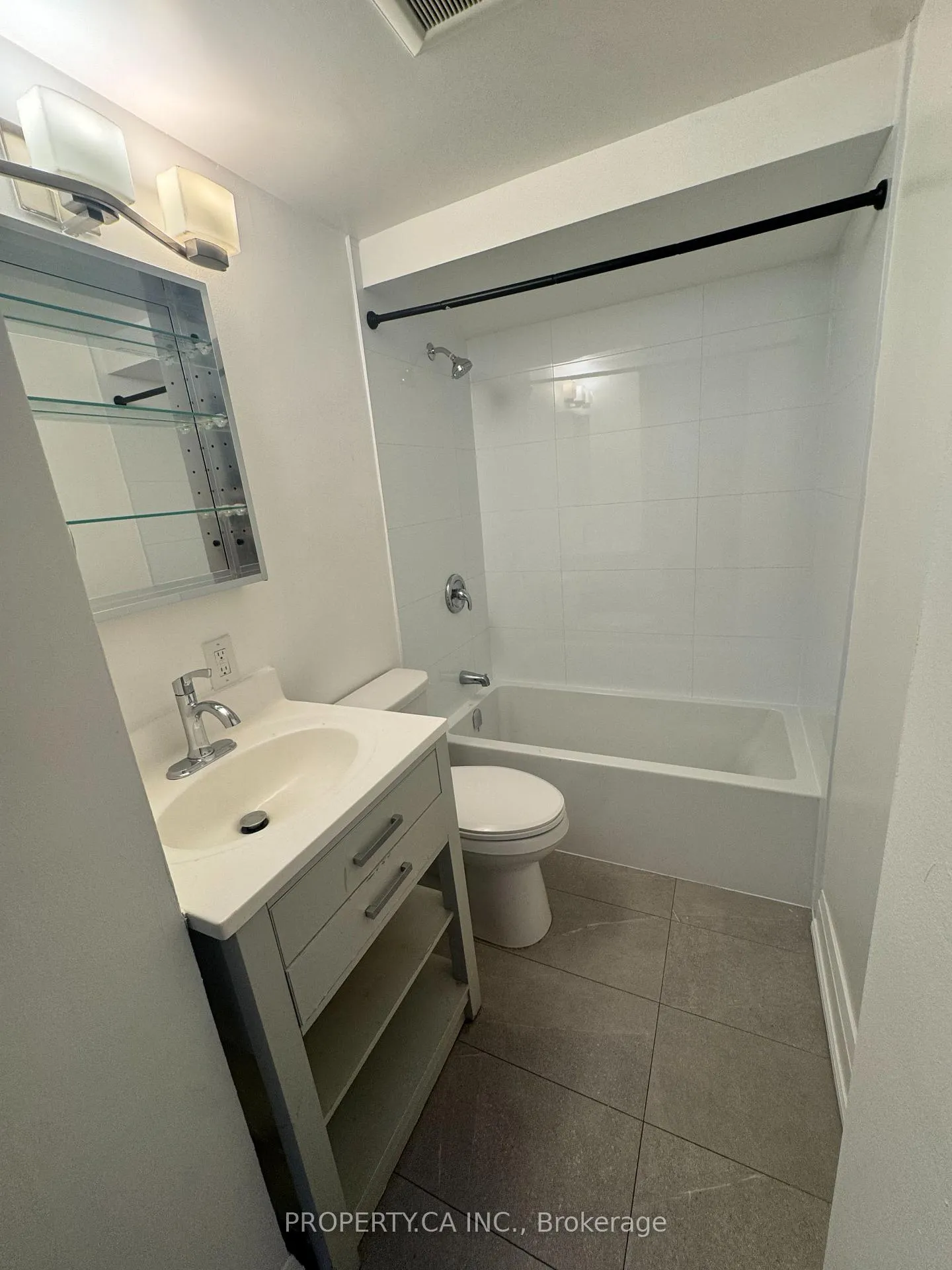 Photo 6 of Unit 17, 781 St Clair Avenue W, Toronto, Wychwood — HOMEH