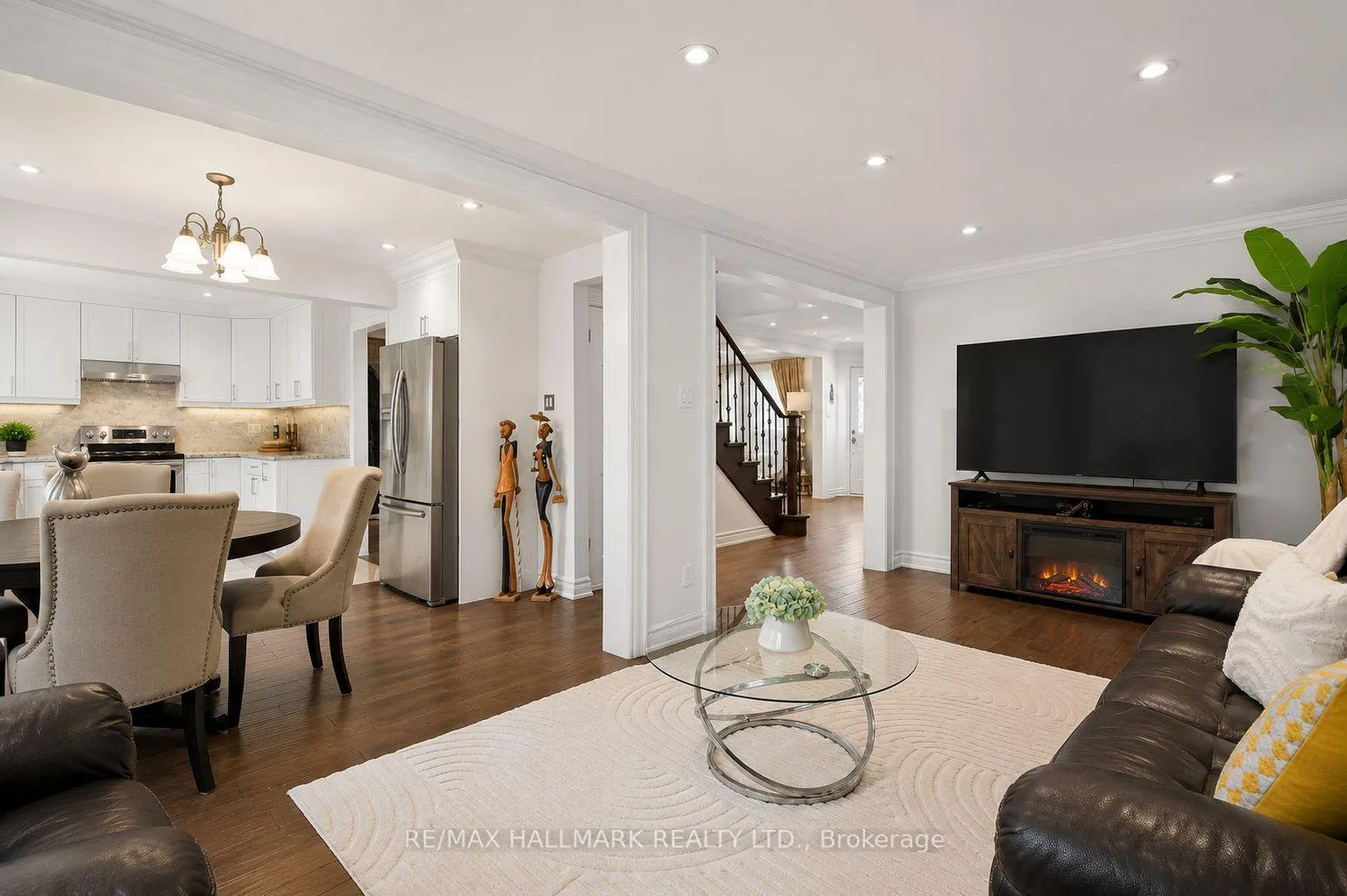 Photo 16 of 92 Weldrick Road E, Richmond Hill, Harding — HOMEH