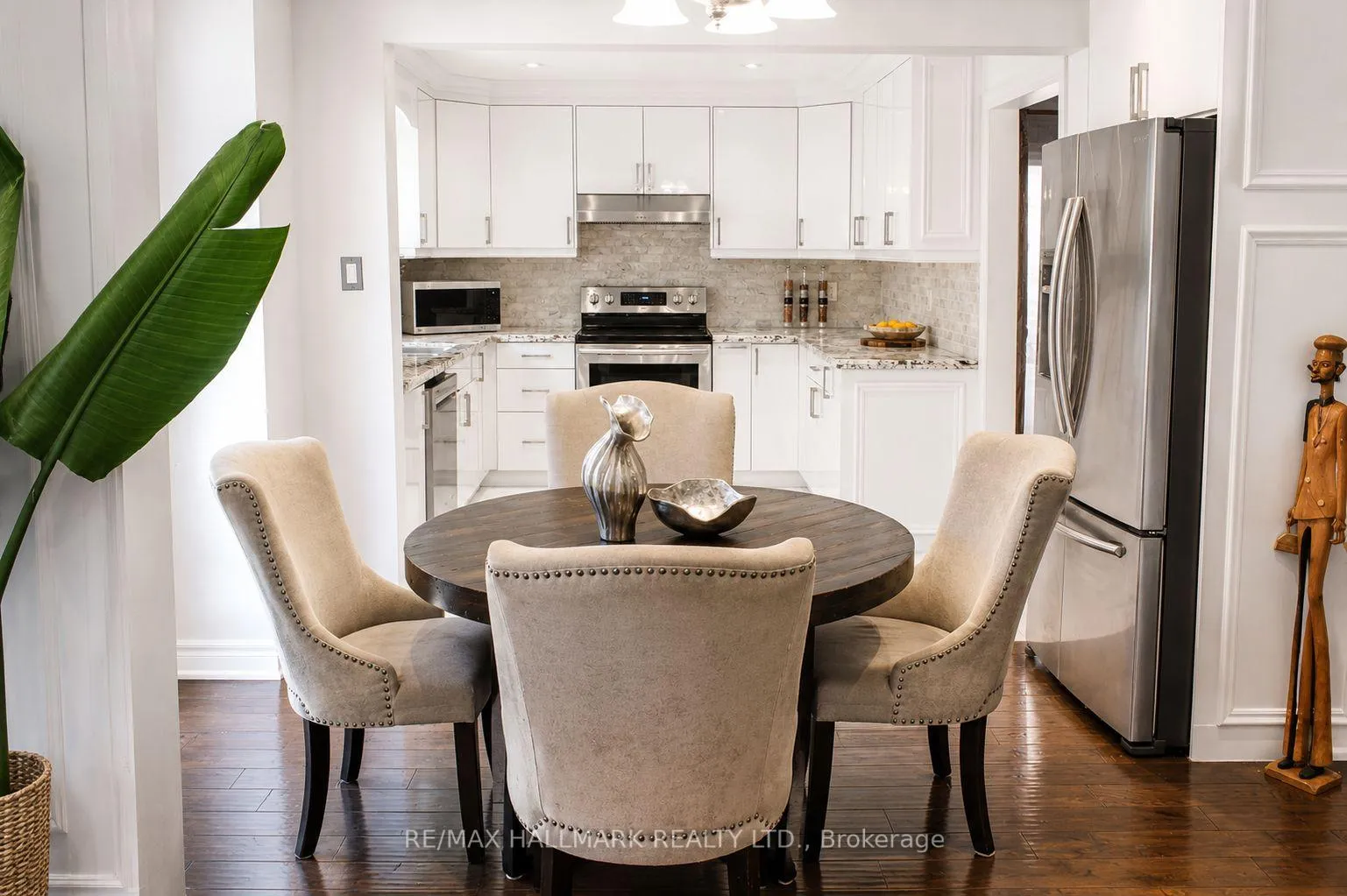 Photo 17 of 92 Weldrick Road E, Richmond Hill, Harding — HOMEH