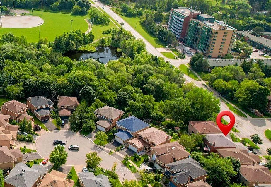 Photo 9 of 92 Weldrick Road E, Richmond Hill, Harding — HOMEH