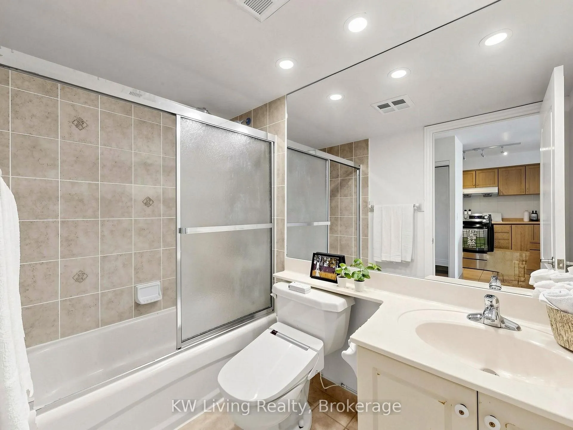 Photo 17 of Unit 219, 62 Suncrest Boulevard, Markham, Commerce Valley — HOMEH