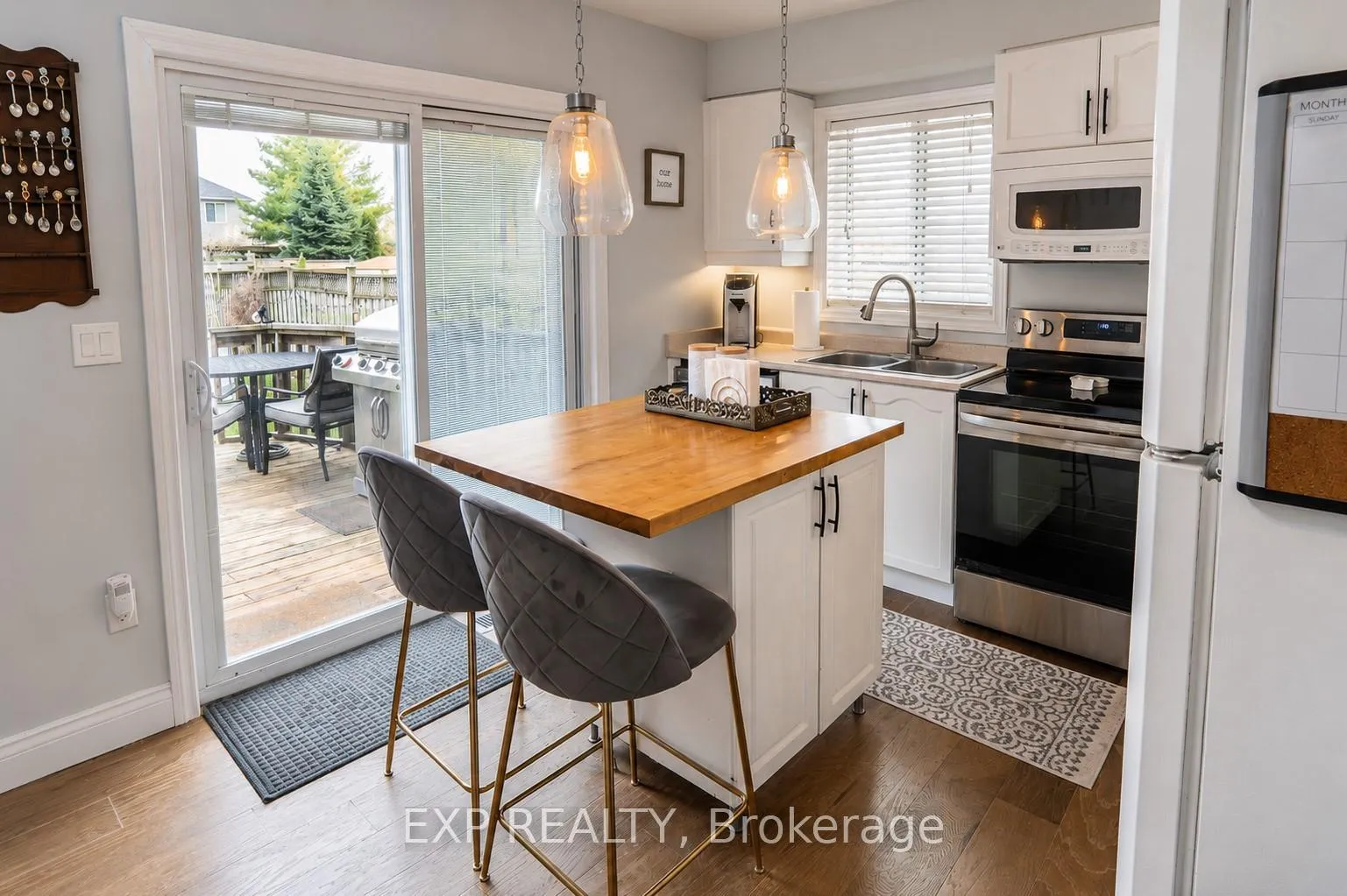 Photo 10 of 24 Lovell Crescent, Brantford, Empire — HOMEH