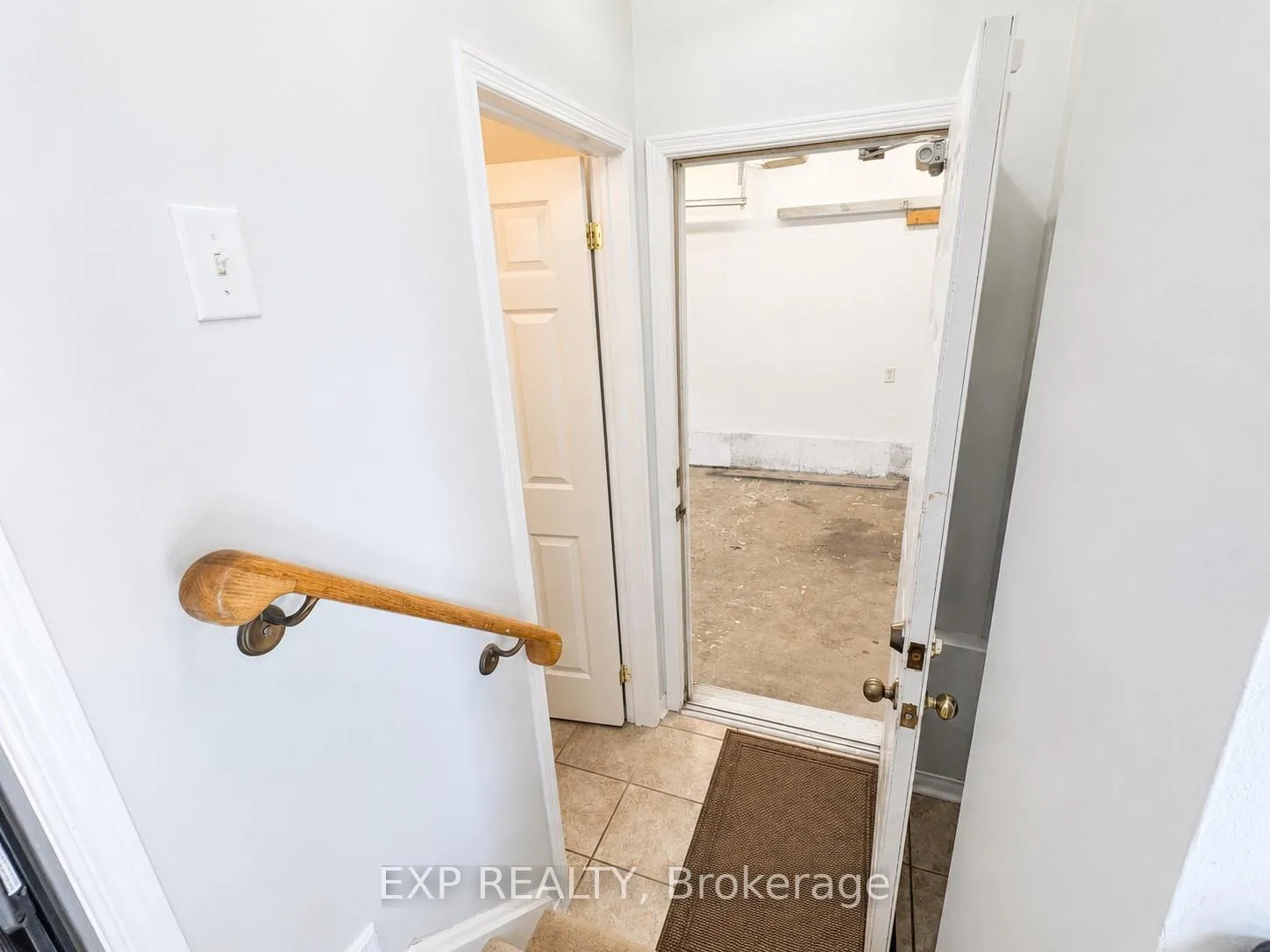 Photo 12 of 24 Lovell Crescent, Brantford, Empire — HOMEH