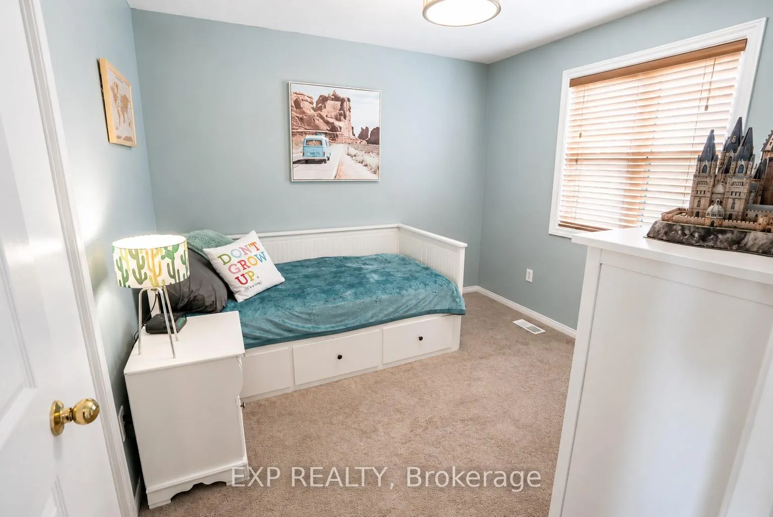 Photo 21 of 24 Lovell Crescent, Brantford, Empire — HOMEH