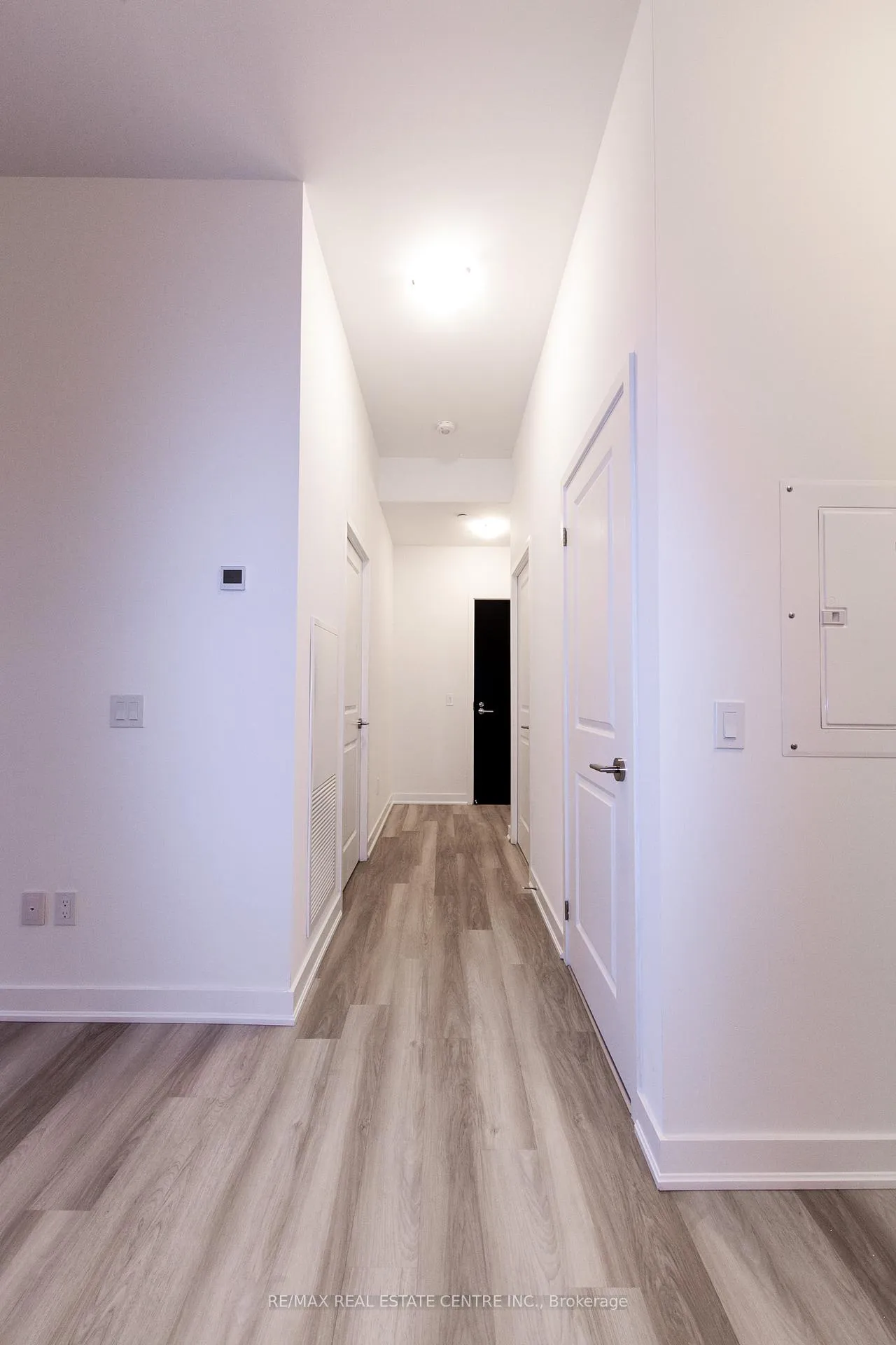 Photo 11 of Unit 414, 2007 James Street, Burlington, Brant — HOMEH