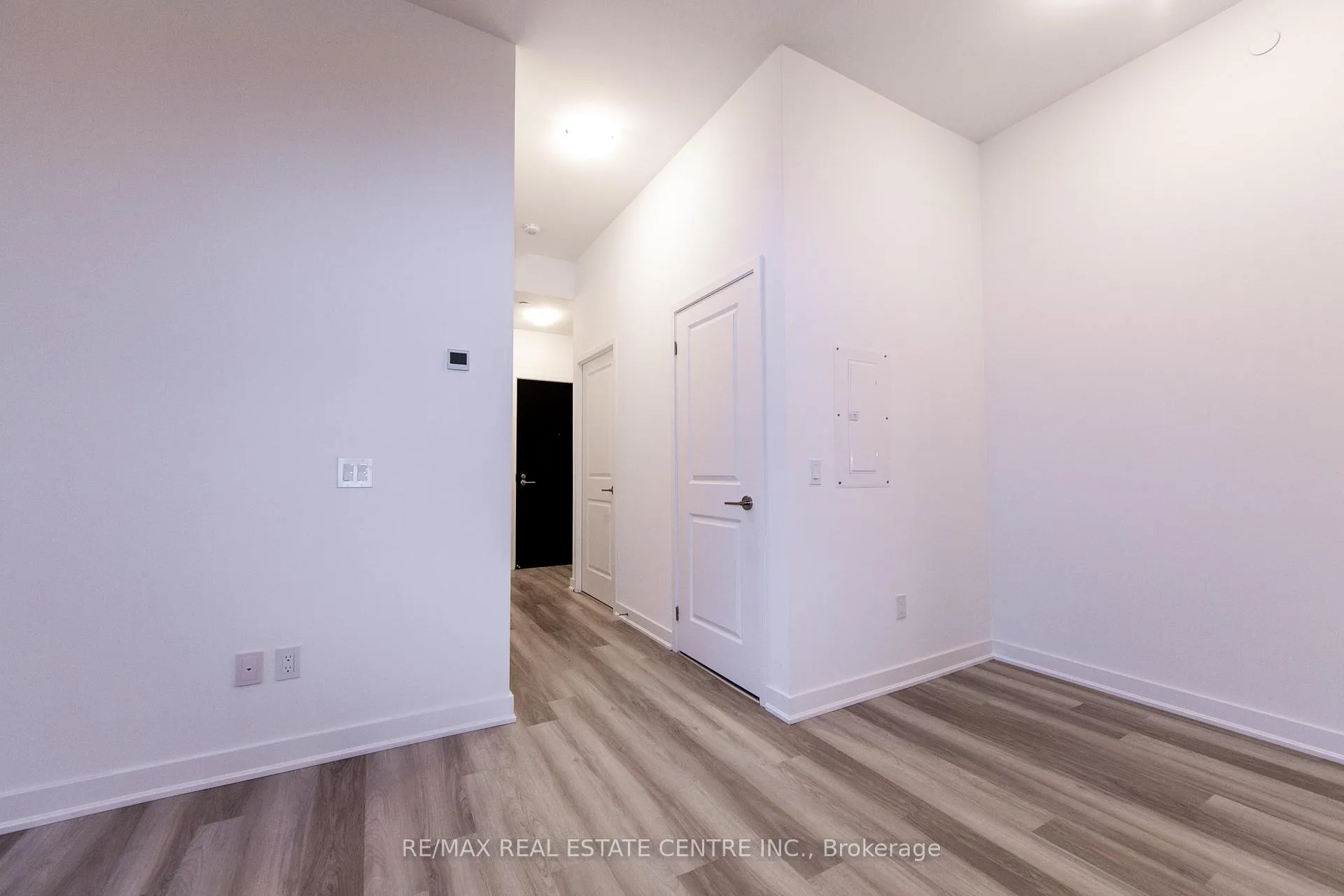 Photo 12 of Unit 414, 2007 James Street, Burlington, Brant — HOMEH