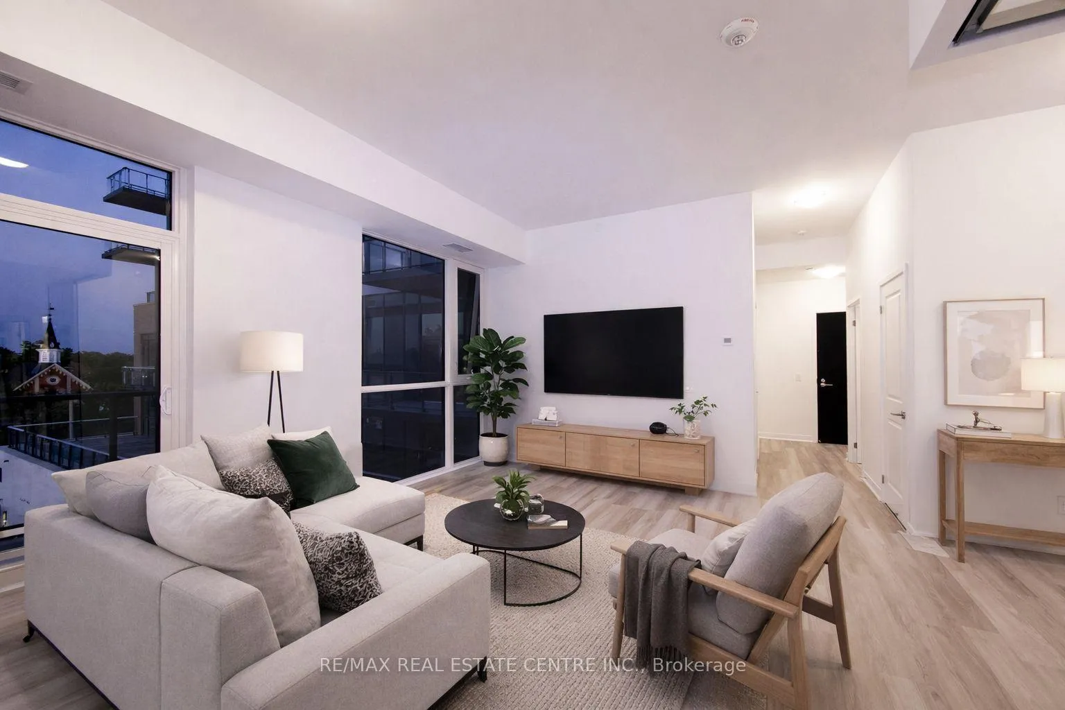 Photo 13 of Unit 414, 2007 James Street, Burlington, Brant — HOMEH