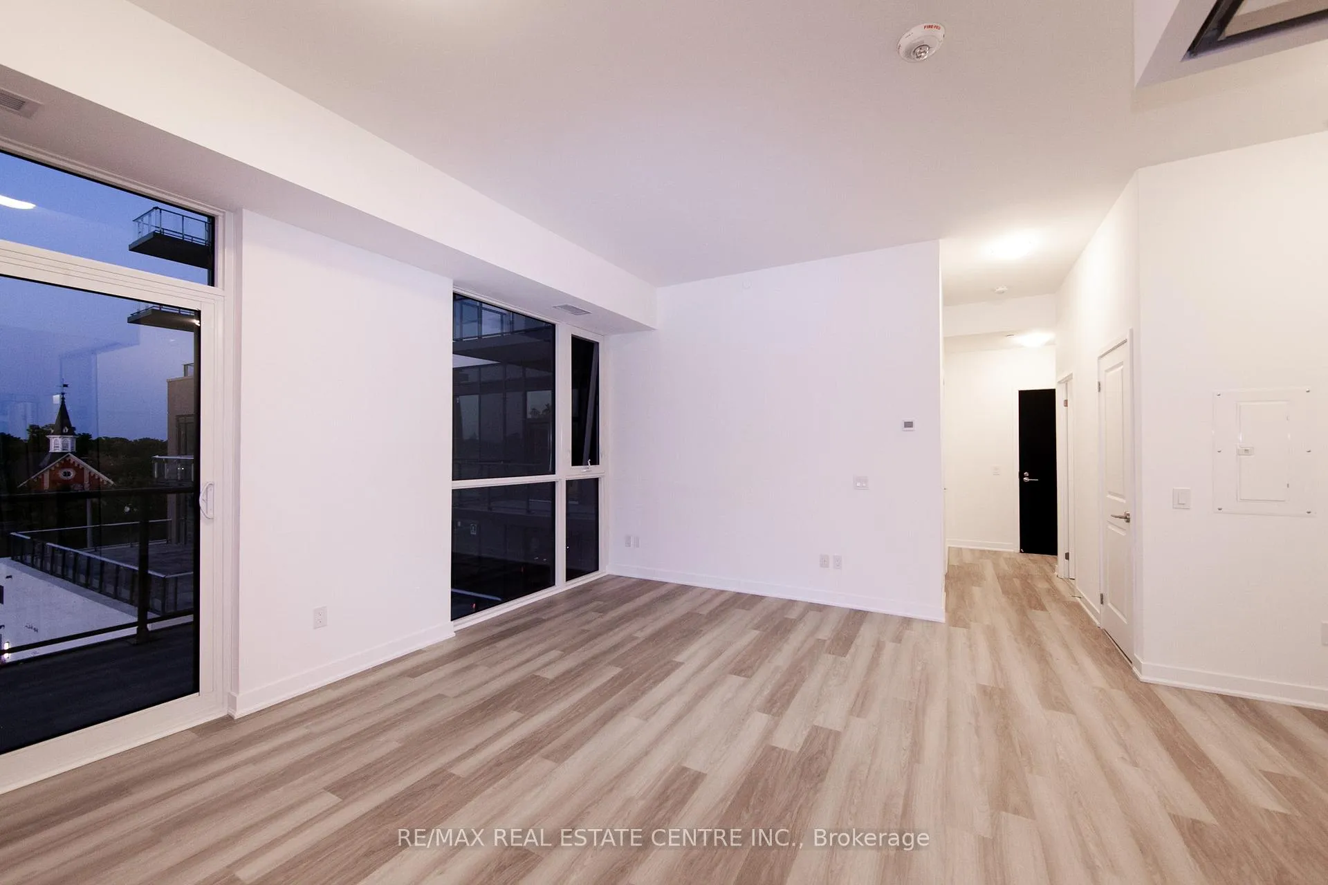 Photo 14 of Unit 414, 2007 James Street, Burlington, Brant — HOMEH