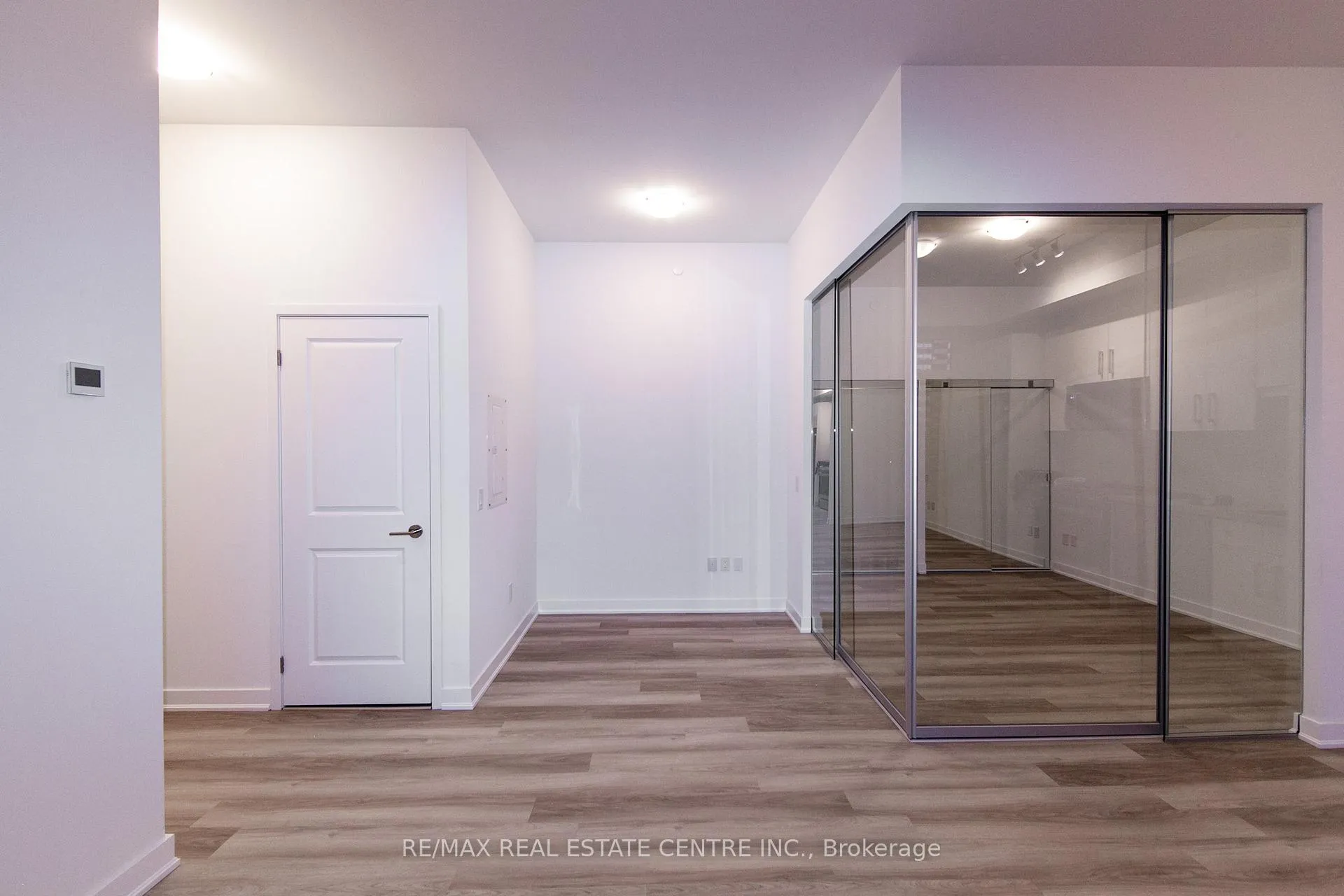 Photo 15 of Unit 414, 2007 James Street, Burlington, Brant — HOMEH