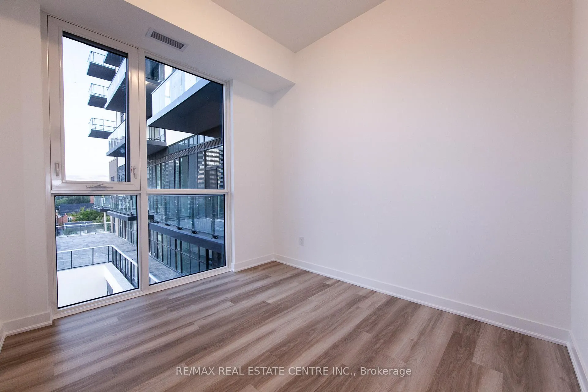 Photo 20 of Unit 414, 2007 James Street, Burlington, Brant — HOMEH