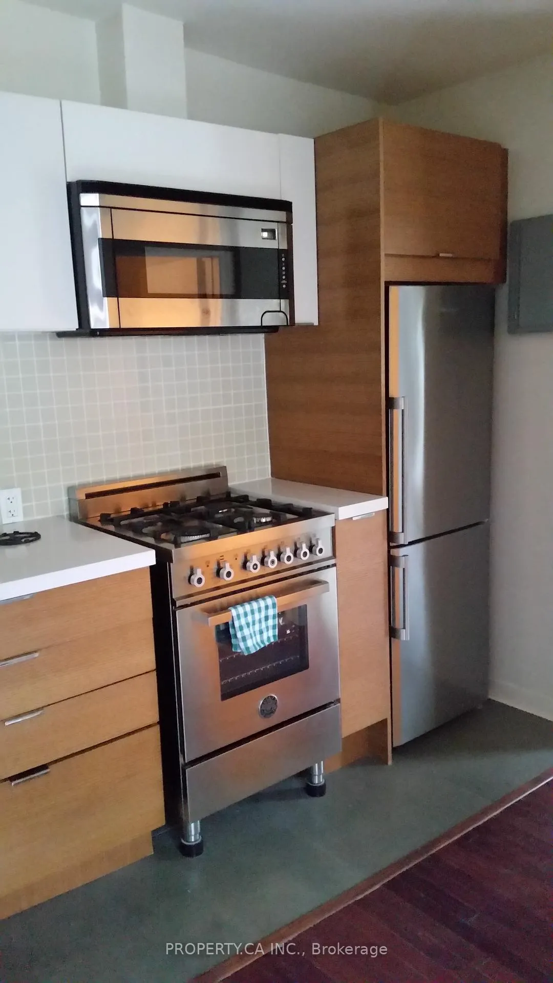 Photo 10 of 22 Brad Street, Toronto, Junction Area — HOMEH