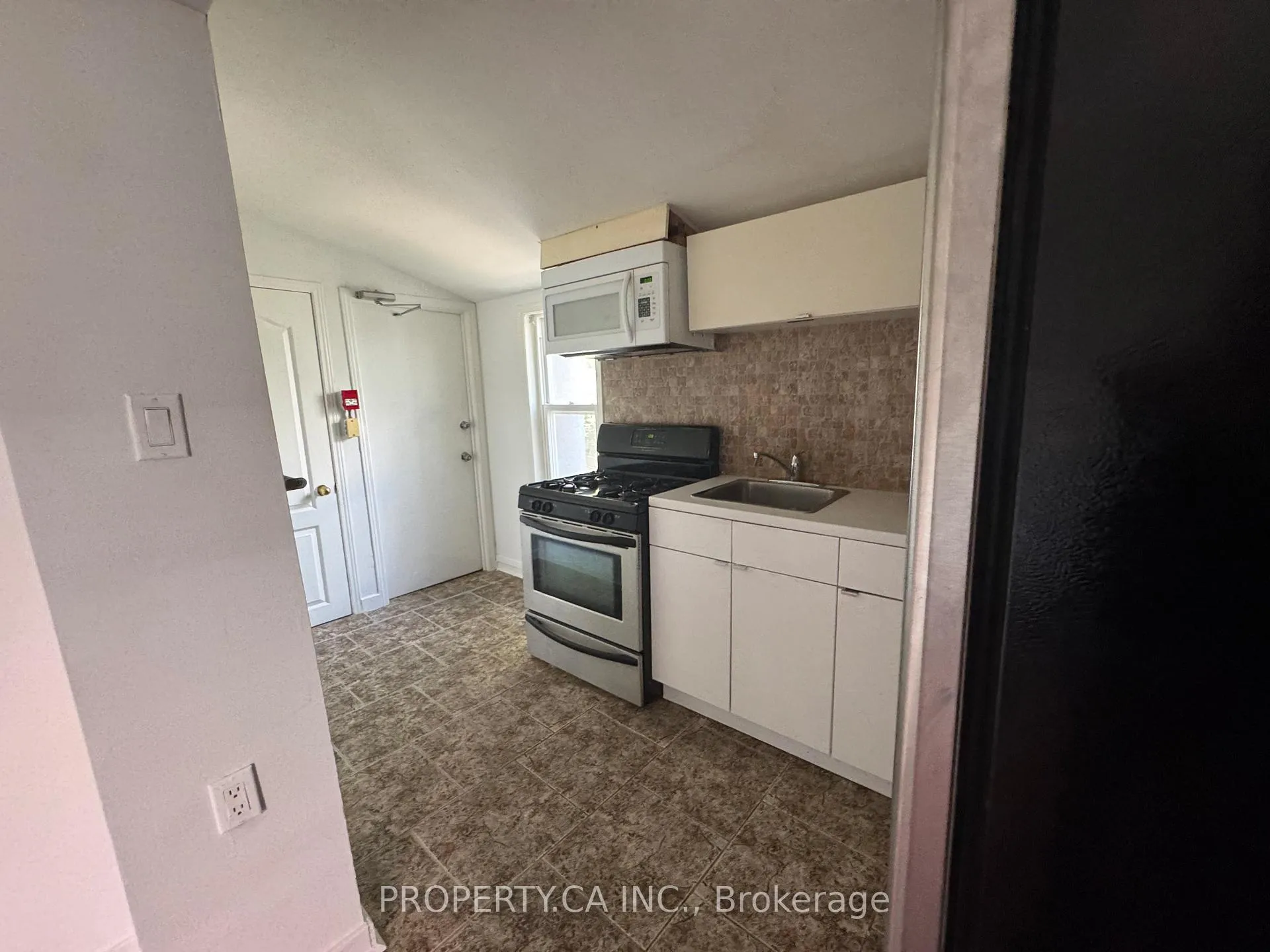 Photo 21 of 22 Brad Street, Toronto, Junction Area — HOMEH