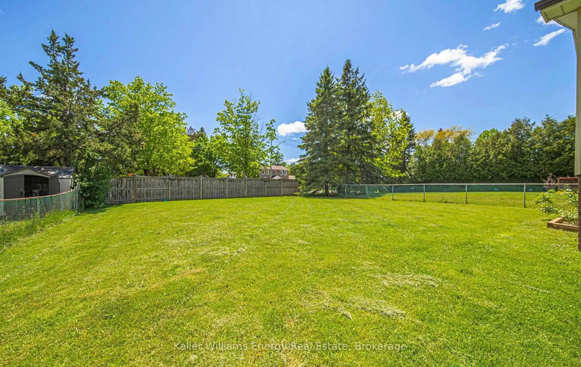 Photo 8 of 60 Habitant Crescent, Whitby, Lynde Creek — HOMEH
