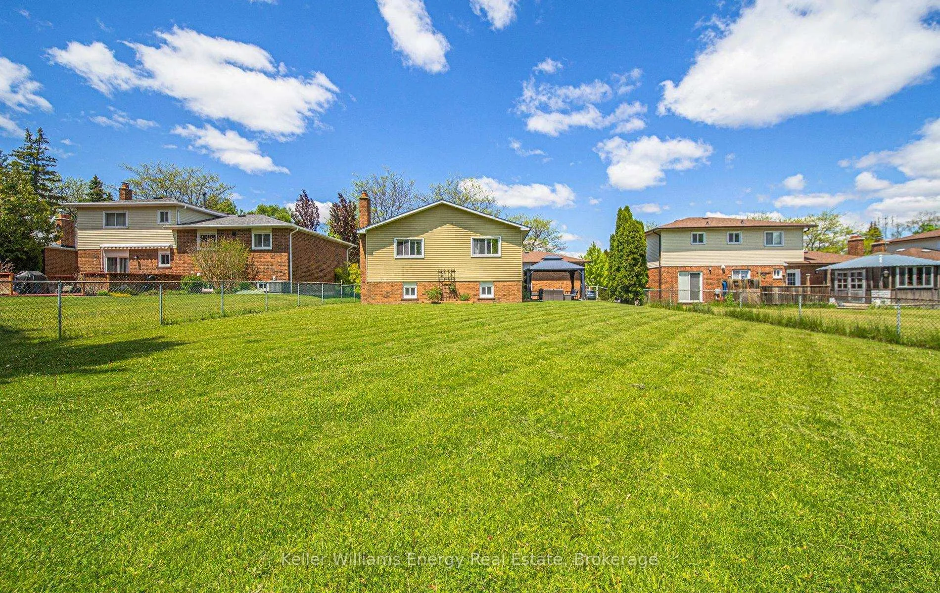 Photo 11 of 60 Habitant Crescent, Whitby, Lynde Creek — HOMEH
