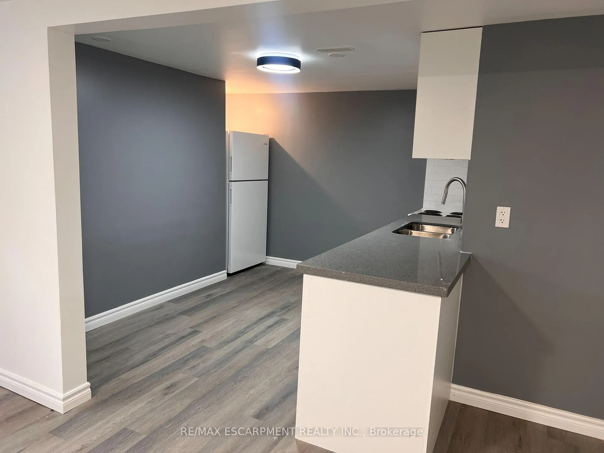 Photo 6 of Unit LOWER, 23 Ivanhoe Road, Brantford, Brier Park — HOMEH