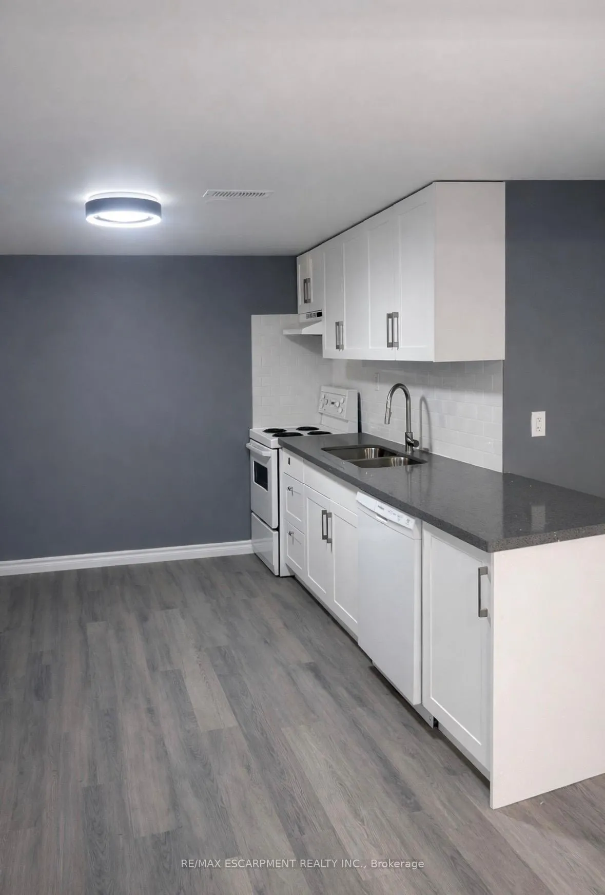 Photo 7 of Unit LOWER, 23 Ivanhoe Road, Brantford, Brier Park — HOMEH