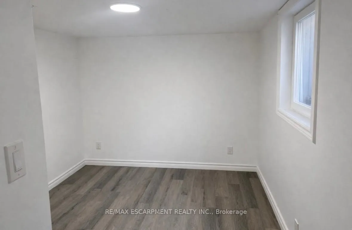 Photo 10 of Unit LOWER, 23 Ivanhoe Road, Brantford, Brier Park — HOMEH