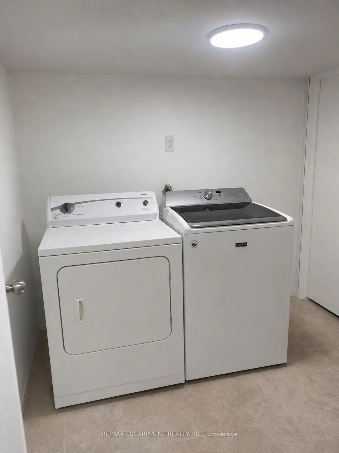 Photo 16 of Unit LOWER, 23 Ivanhoe Road, Brantford, Brier Park — HOMEH