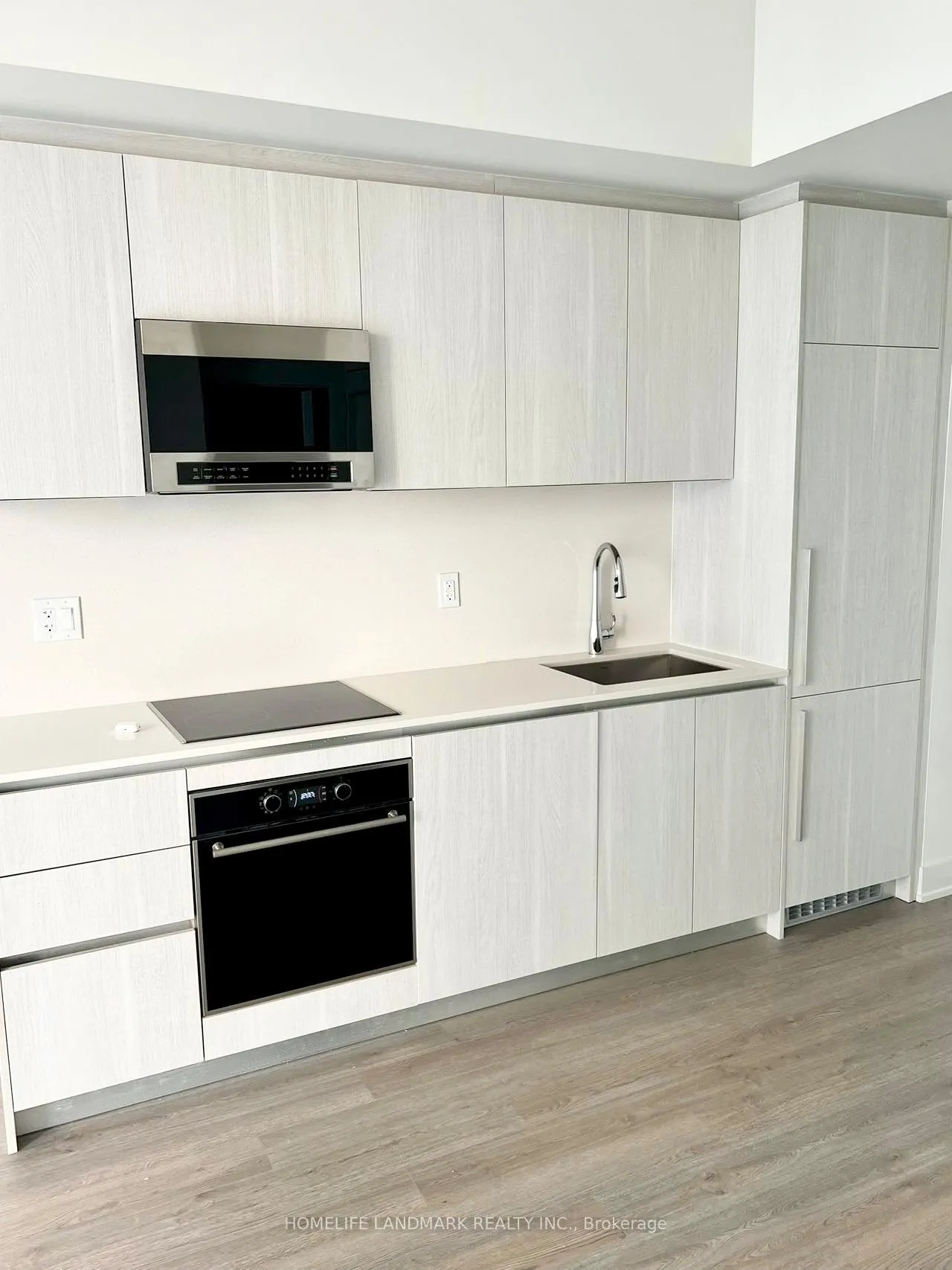 Photo 3 of Unit 3808, 8 Cumberland Street, Toronto, The Annex — HOMEH