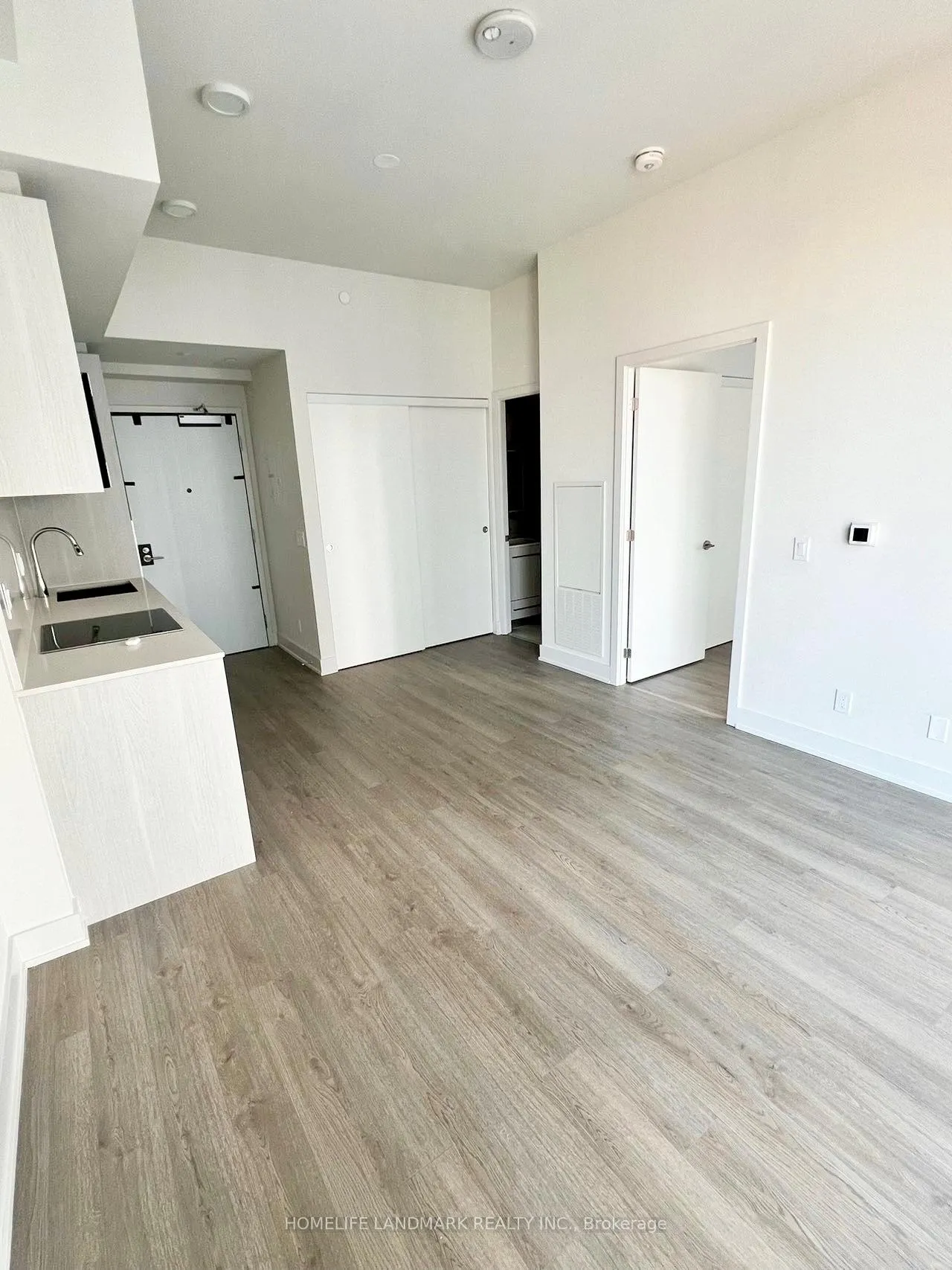 Photo 4 of Unit 3808, 8 Cumberland Street, Toronto, The Annex — HOMEH