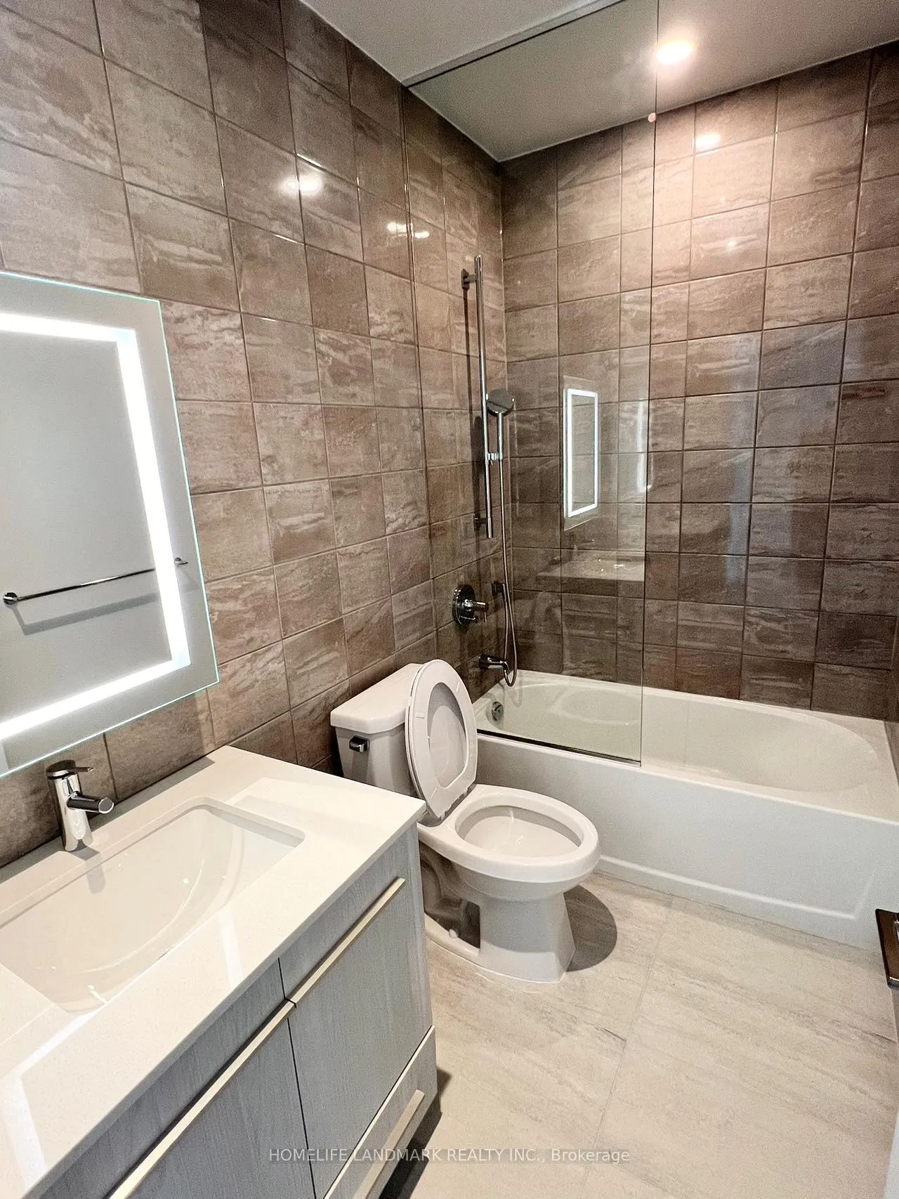 Photo 6 of Unit 3808, 8 Cumberland Street, Toronto, The Annex — HOMEH