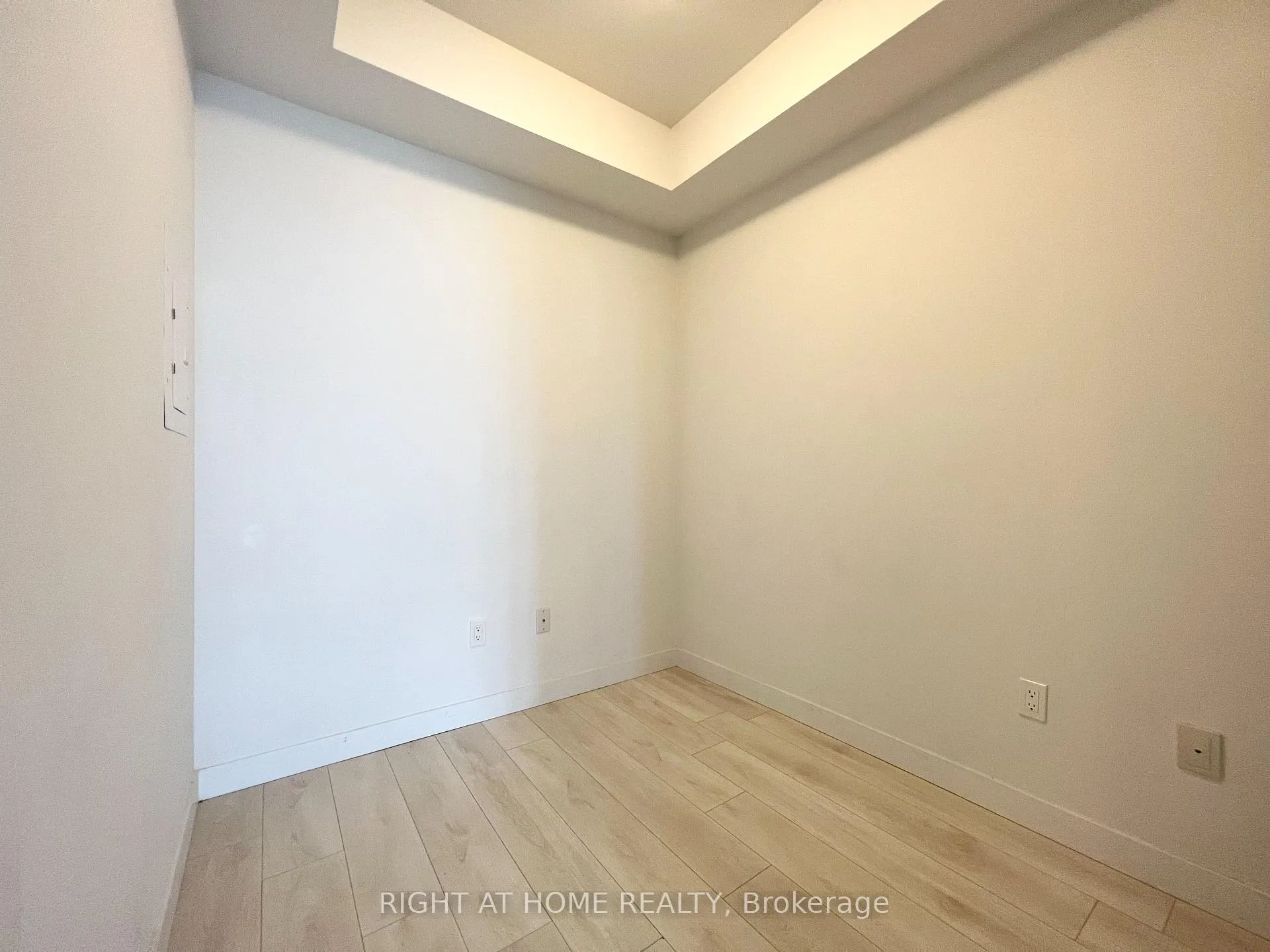 Photo 12 of Unit 5001, 8 Eglinton Avenue E, Toronto, Mount Pleasant West — HOMEH