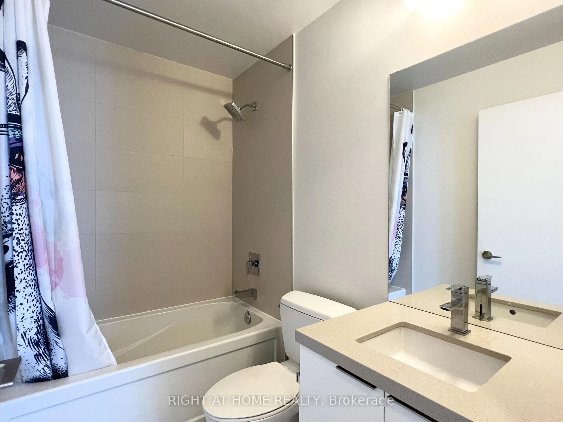 Photo 13 of Unit 5001, 8 Eglinton Avenue E, Toronto, Mount Pleasant West — HOMEH