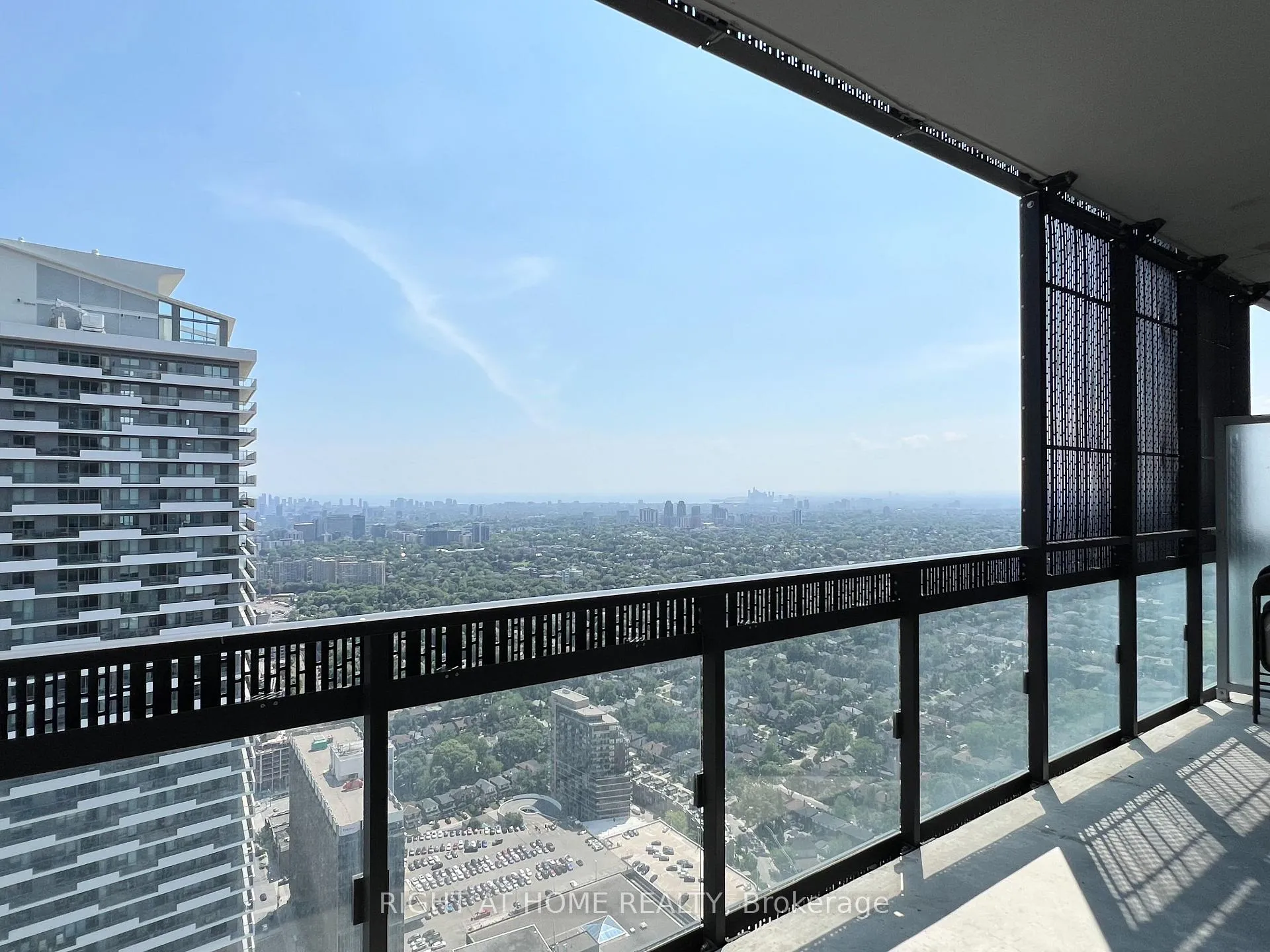 Photo 14 of Unit 5001, 8 Eglinton Avenue E, Toronto, Mount Pleasant West — HOMEH
