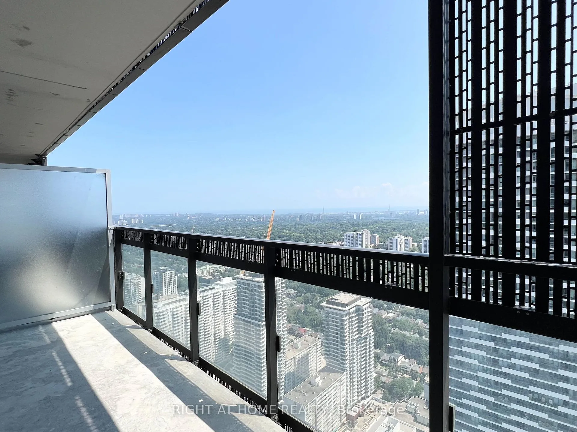 Photo 15 of Unit 5001, 8 Eglinton Avenue E, Toronto, Mount Pleasant West — HOMEH