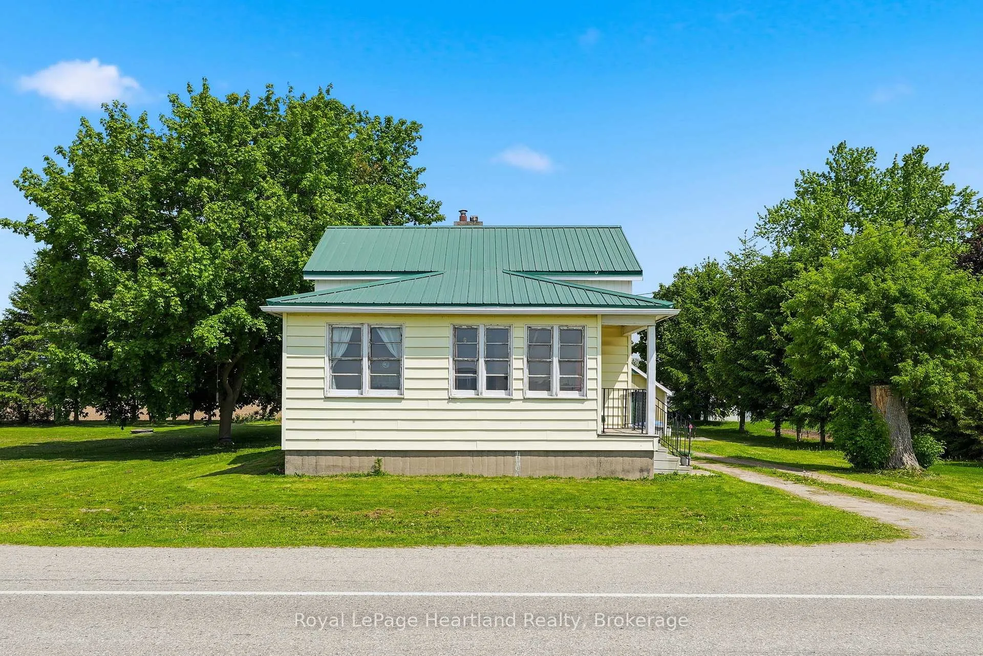 Photo 5 of 41574 Kirkton Road, South Huron, Usborne — HOMEH