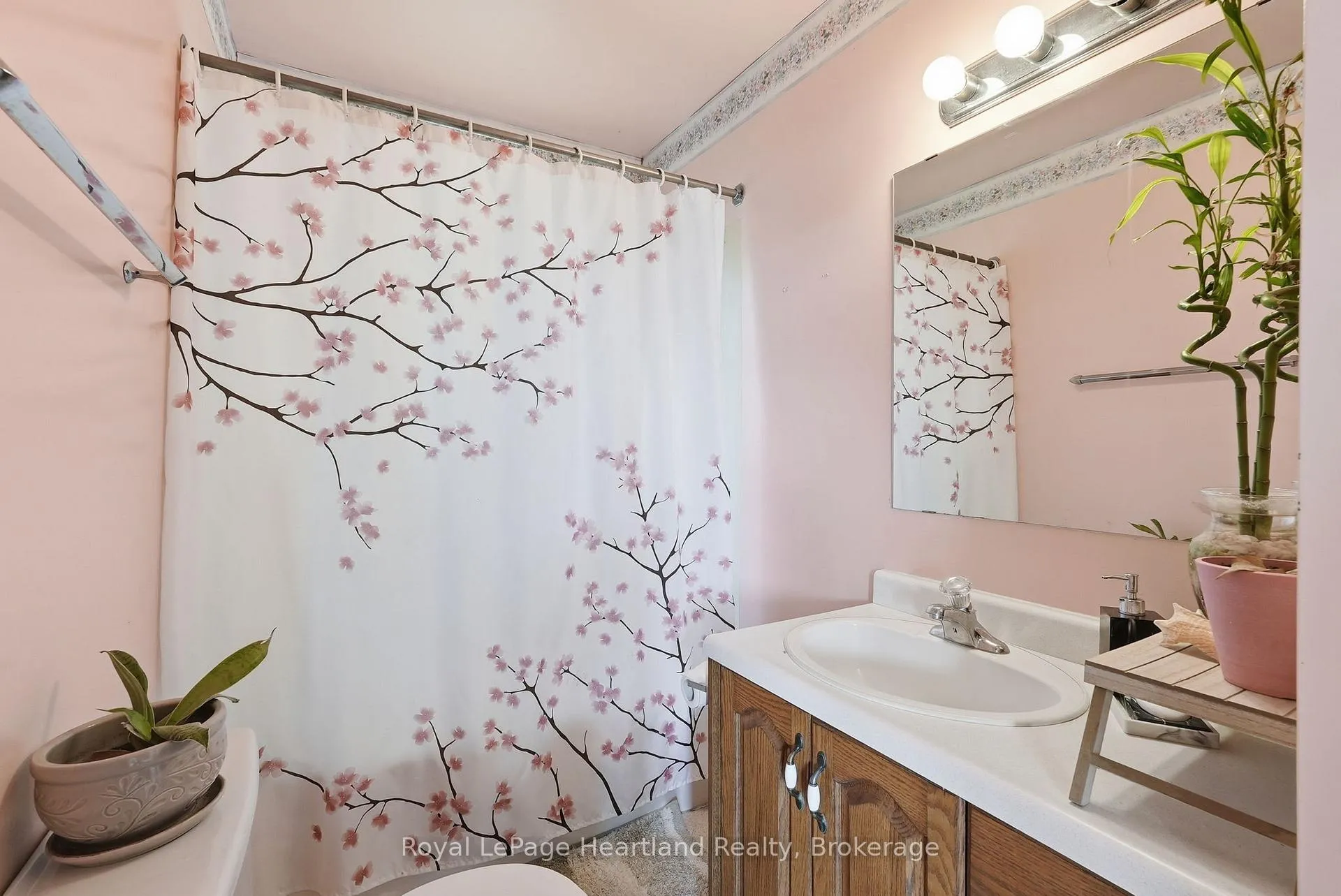 Photo 16 of 41574 Kirkton Road, South Huron, Usborne — HOMEH